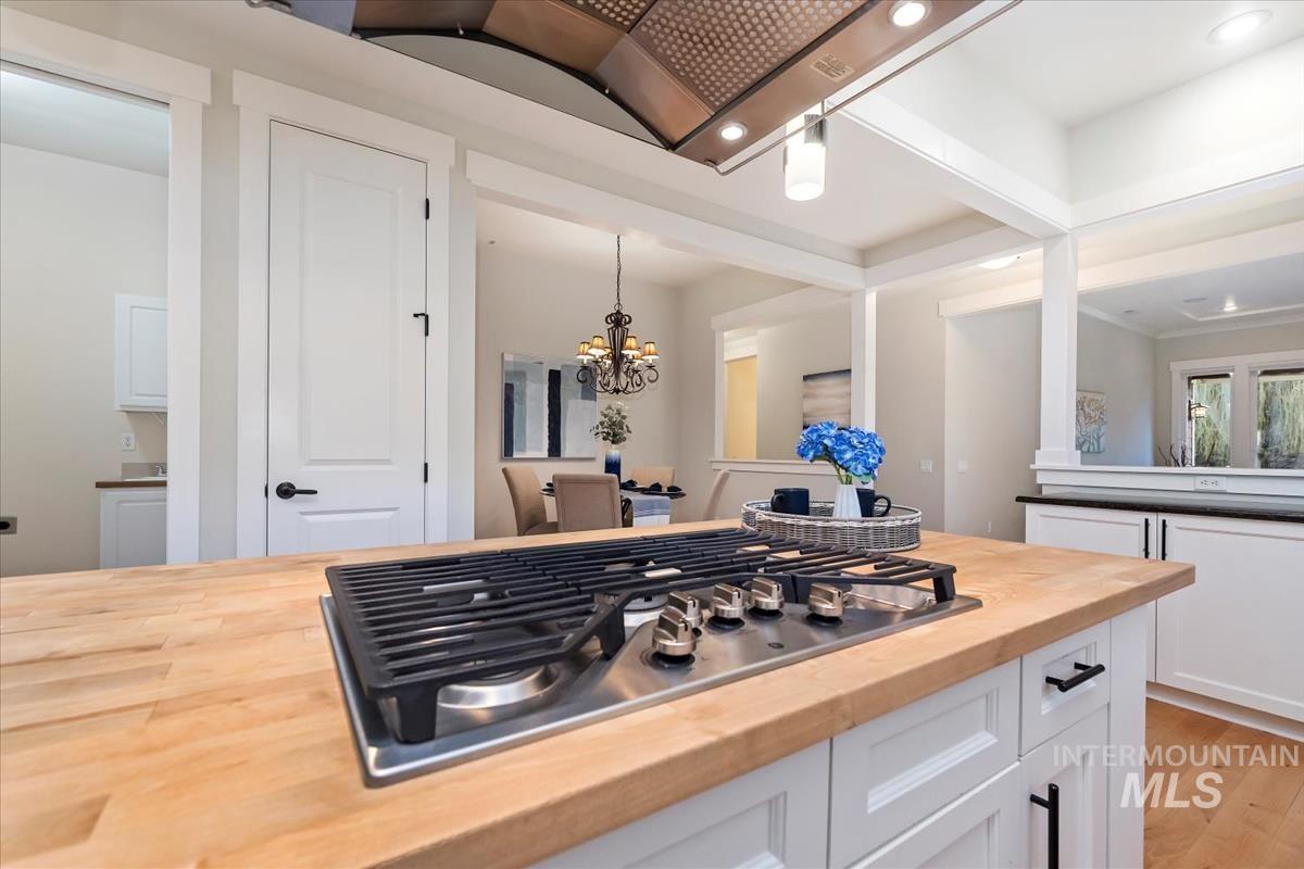 3076 S Rookery Ln, Boise, Idaho 83706, 2 Bedrooms, 2 Bathrooms, Residential For Sale, Price $885,000,MLS 98976222