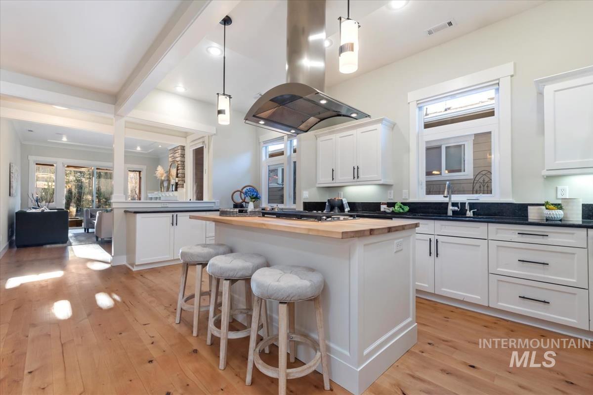 3076 S Rookery Ln, Boise, Idaho 83706, 2 Bedrooms, 2 Bathrooms, Residential For Sale, Price $885,000,MLS 98976222