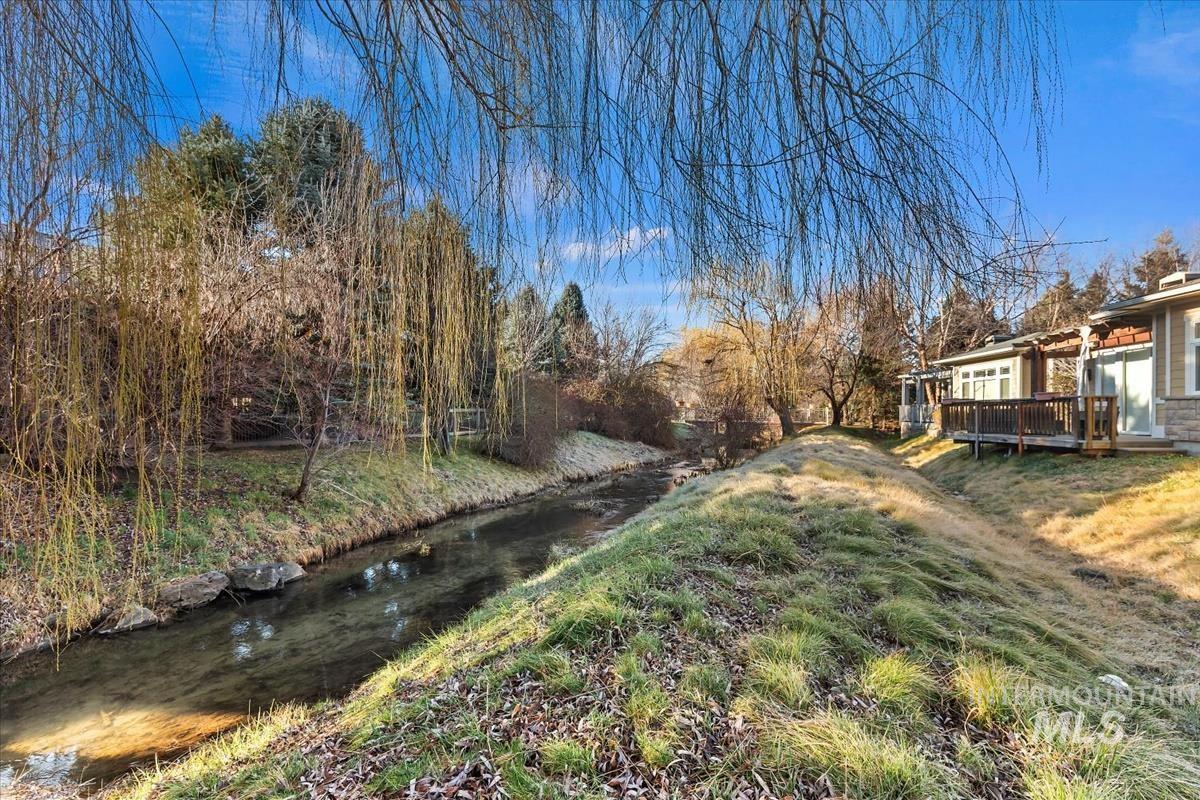 3076 S Rookery Ln, Boise, Idaho 83706, 2 Bedrooms, 2 Bathrooms, Residential For Sale, Price $885,000,MLS 98976222