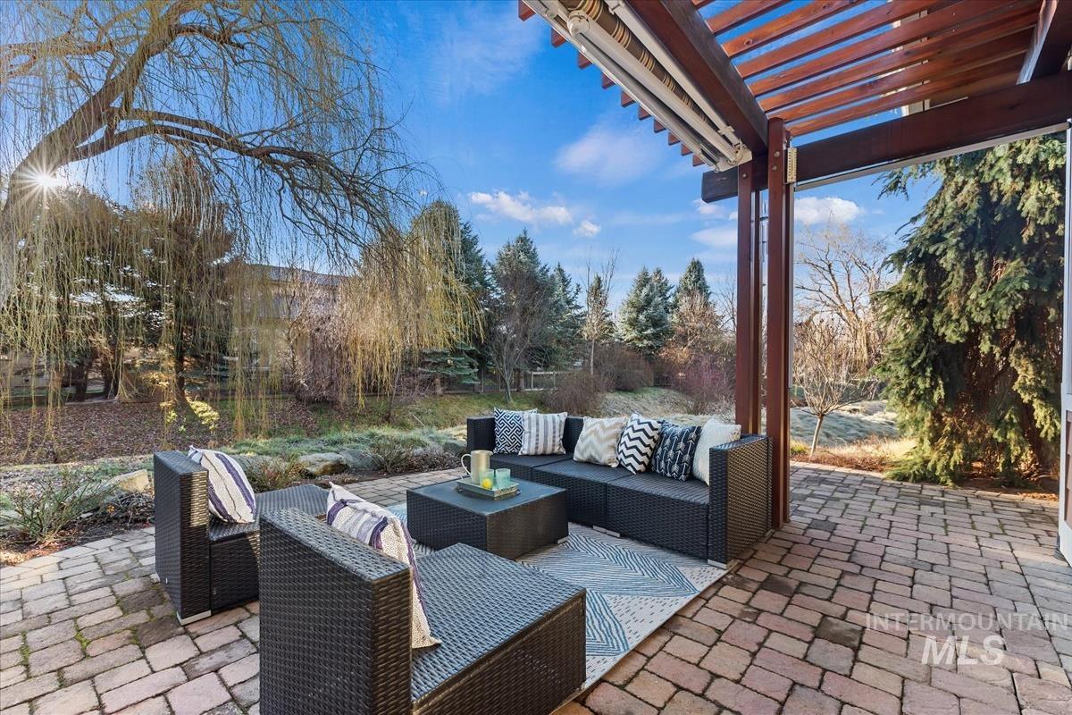 3076 S Rookery Ln, Boise, Idaho 83706, 2 Bedrooms, 2 Bathrooms, Residential For Sale, Price $885,000,MLS 98976222