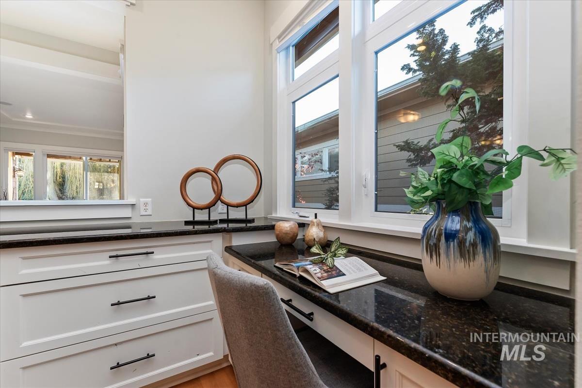 3076 S Rookery Ln, Boise, Idaho 83706, 2 Bedrooms, 2 Bathrooms, Residential For Sale, Price $885,000,MLS 98976222