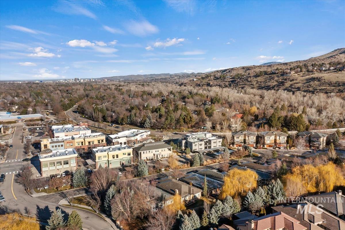 3076 S Rookery Ln, Boise, Idaho 83706, 2 Bedrooms, 2 Bathrooms, Residential For Sale, Price $885,000,MLS 98976222