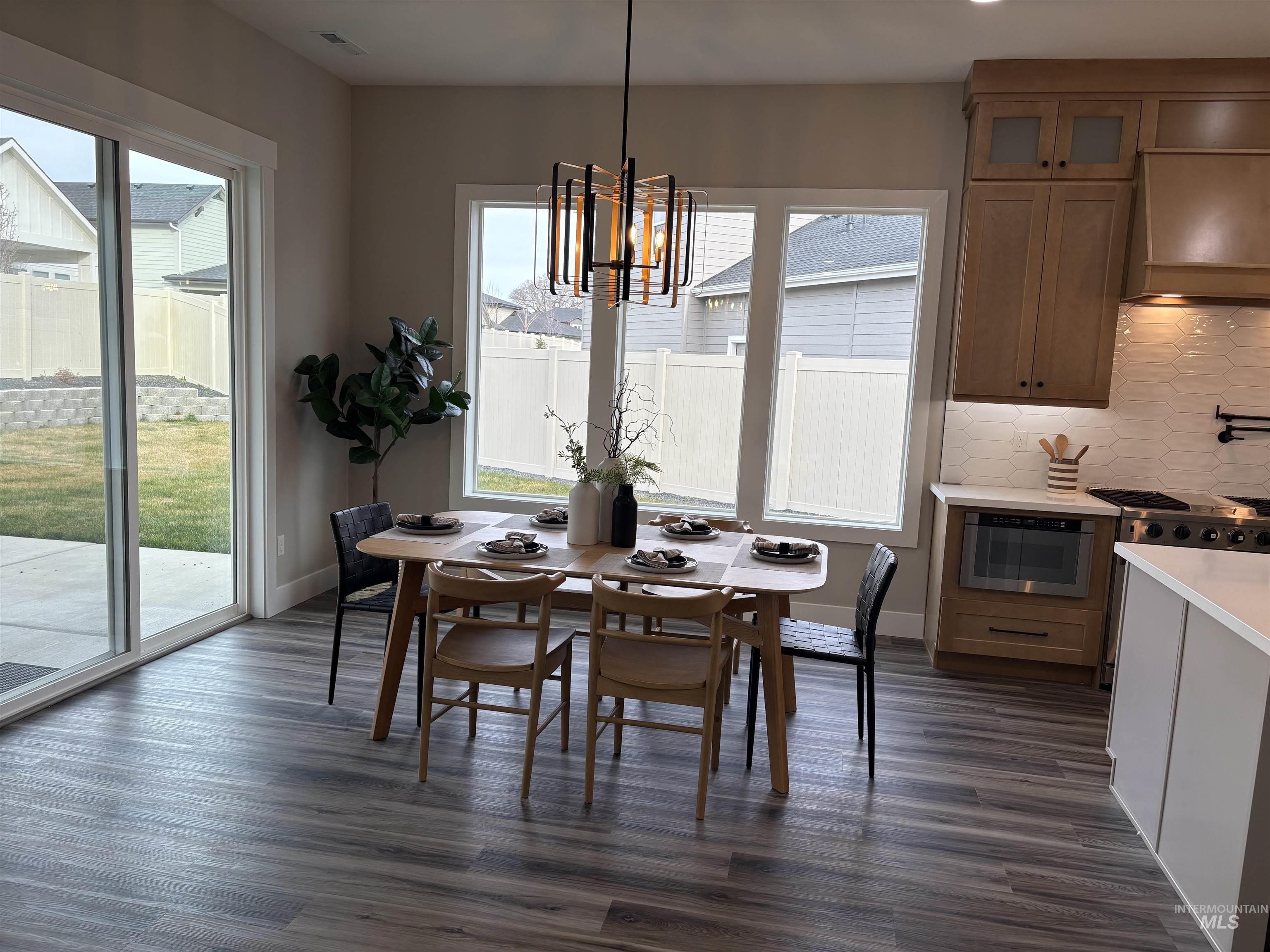 9910 W Sunberry Court, Star, Idaho 83669, 4 Bedrooms, 2.5 Bathrooms, Residential For Sale, Price $699,900, 98976224