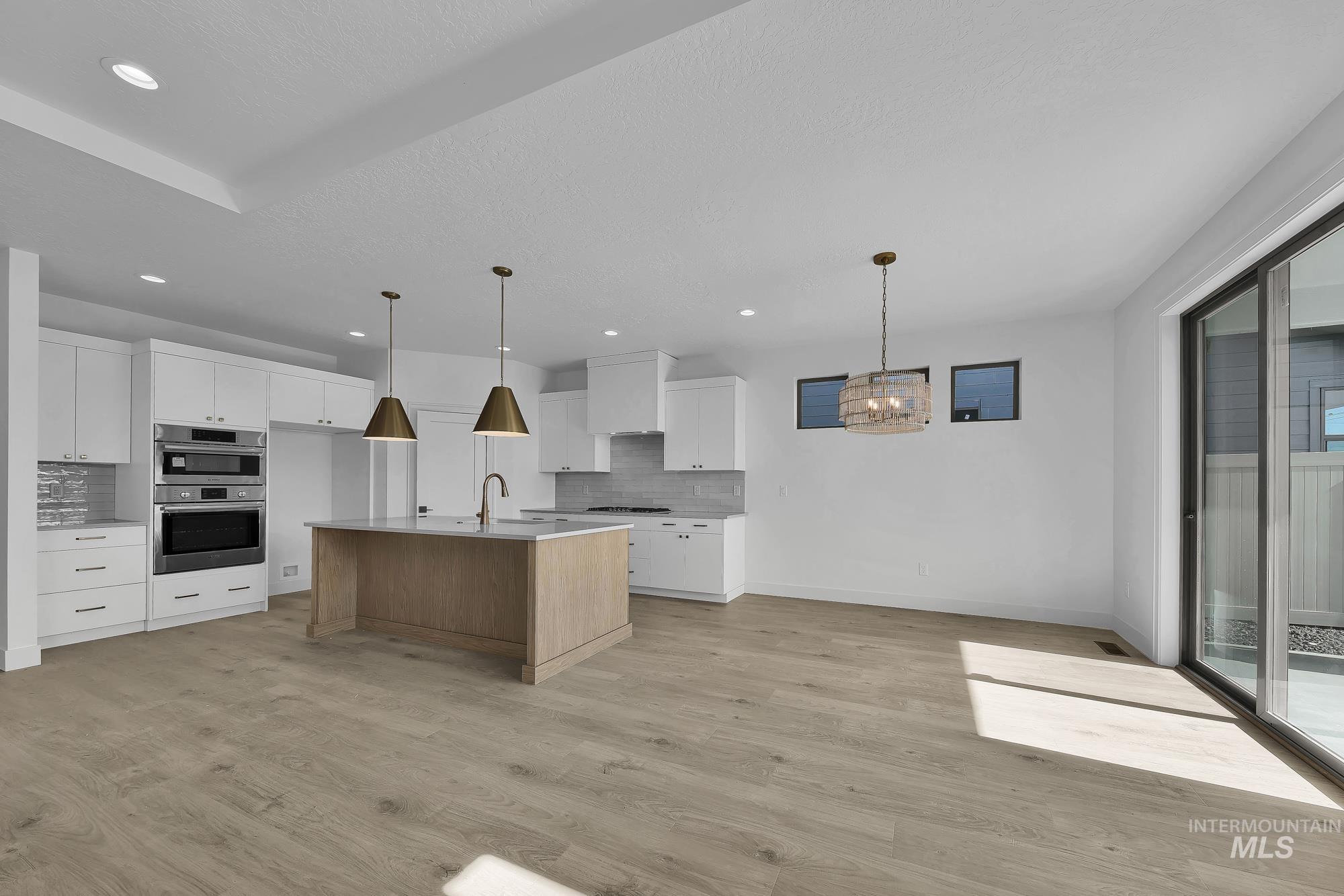 9725 W Snow Wolf Ln, Star, Idaho 83669, 3 Bedrooms, 2 Bathrooms, Residential For Sale, Price $539,900,MLS 98976225