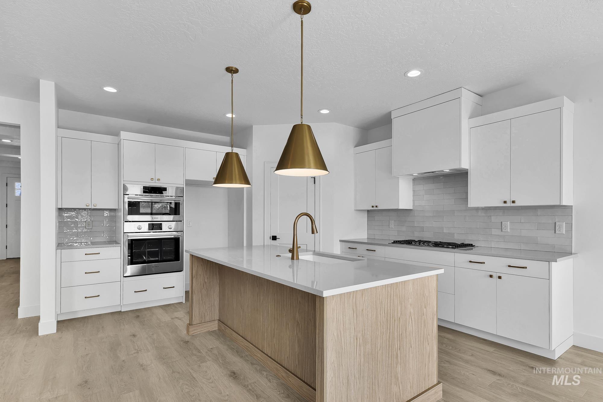 9725 W Snow Wolf Ln, Star, Idaho 83669, 3 Bedrooms, 2 Bathrooms, Residential For Sale, Price $539,900,MLS 98976225