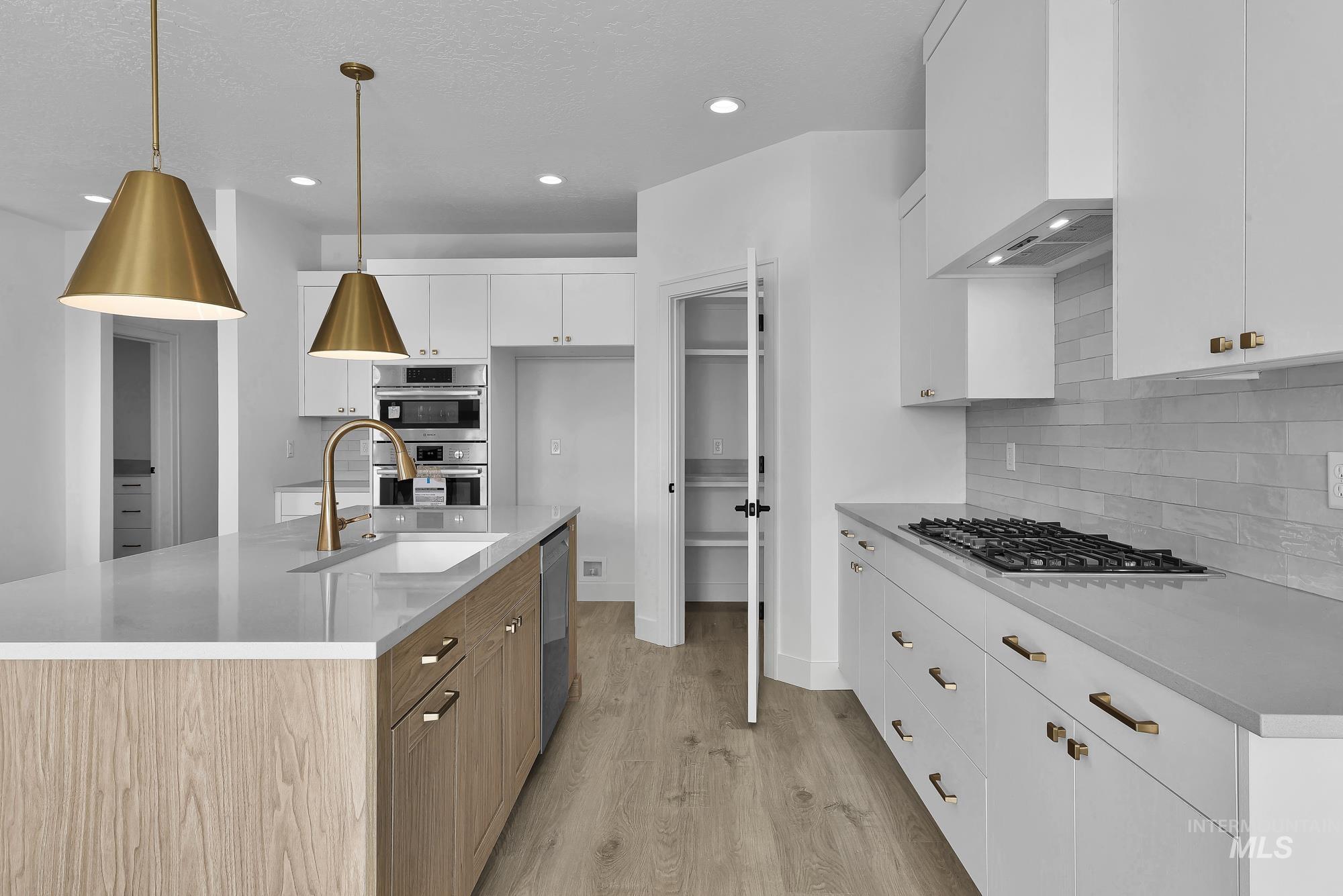 9725 W Snow Wolf Ln, Star, Idaho 83669, 3 Bedrooms, 2 Bathrooms, Residential For Sale, Price $539,900,MLS 98976225