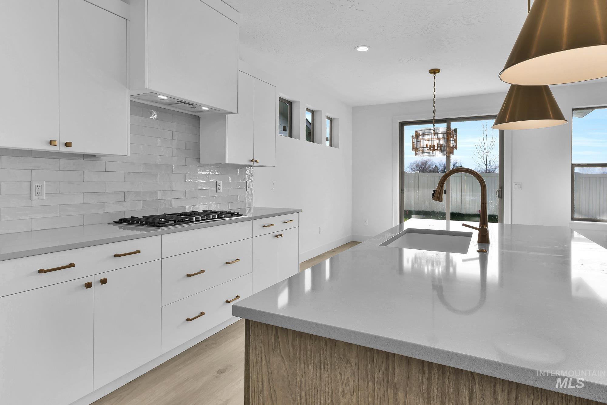 9725 W Snow Wolf Ln, Star, Idaho 83669, 3 Bedrooms, 2 Bathrooms, Residential For Sale, Price $539,900,MLS 98976225