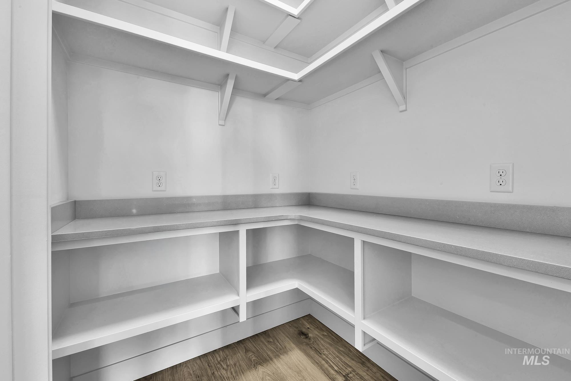 9725 W Snow Wolf Ln, Star, Idaho 83669, 3 Bedrooms, 2 Bathrooms, Residential For Sale, Price $539,900,MLS 98976225