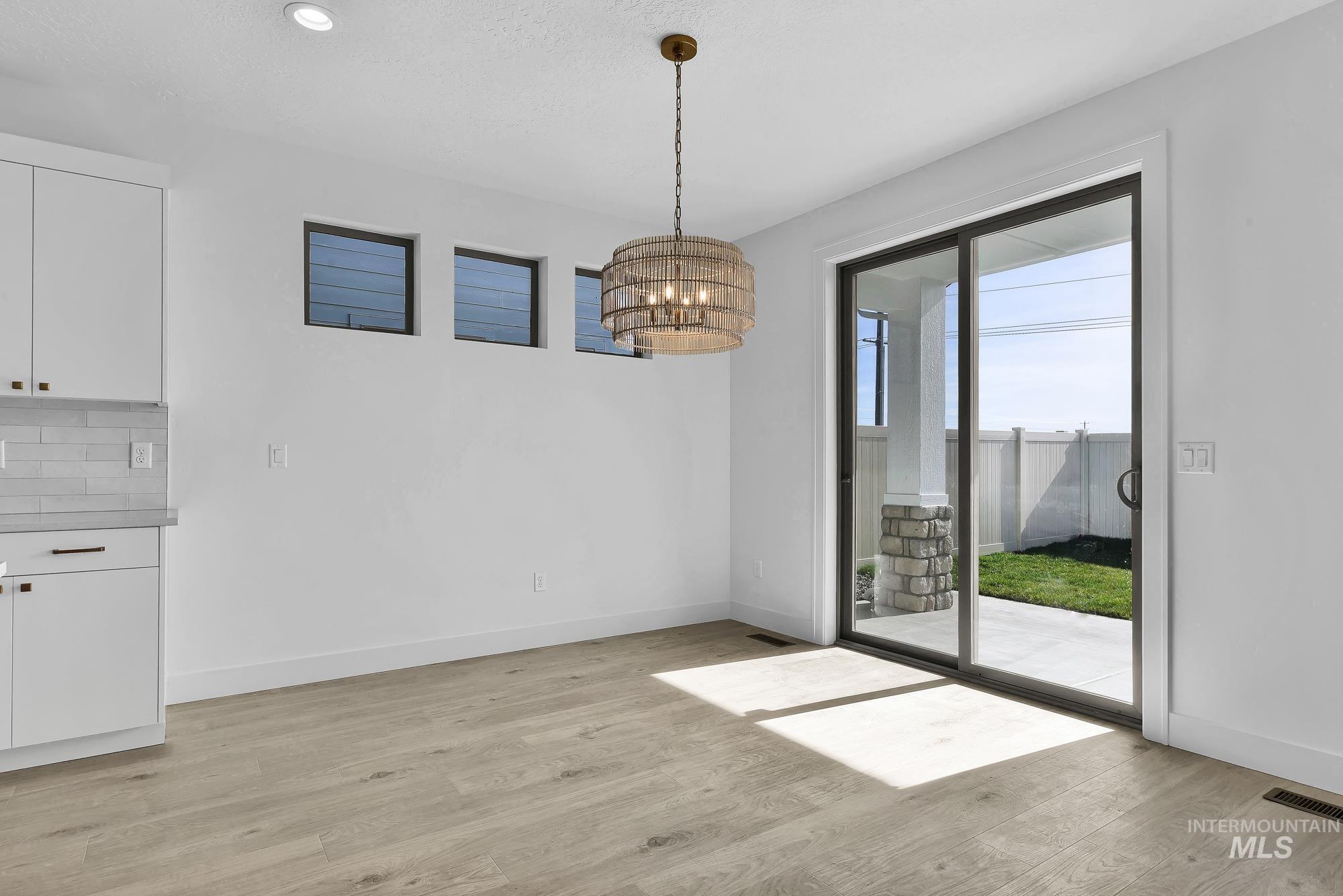 9725 W Snow Wolf Ln, Star, Idaho 83669, 3 Bedrooms, 2 Bathrooms, Residential For Sale, Price $539,900,MLS 98976225