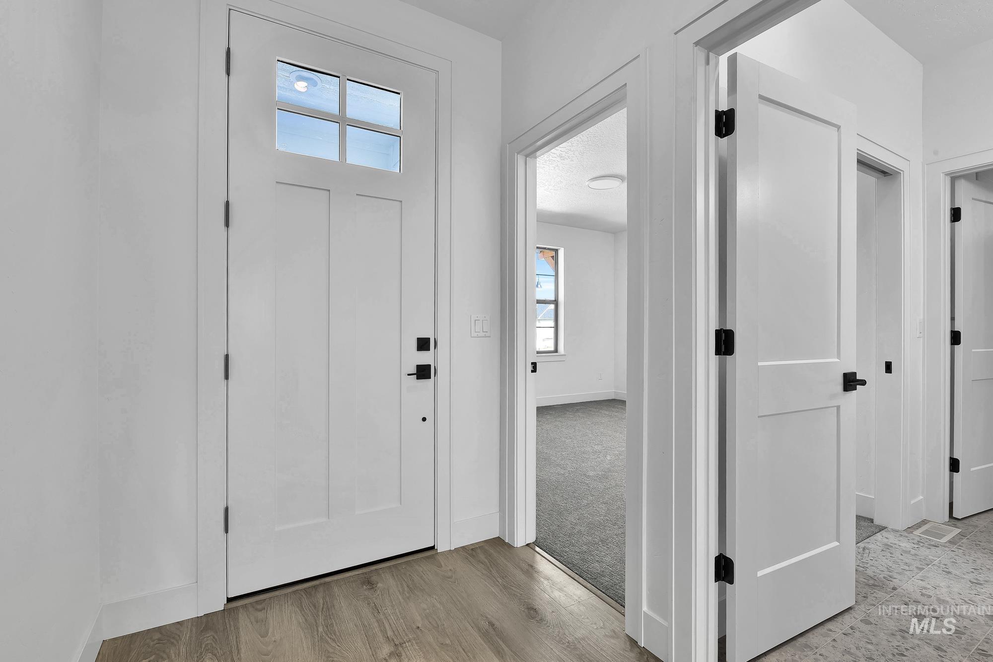 9725 W Snow Wolf Ln, Star, Idaho 83669, 3 Bedrooms, 2 Bathrooms, Residential For Sale, Price $539,900,MLS 98976225