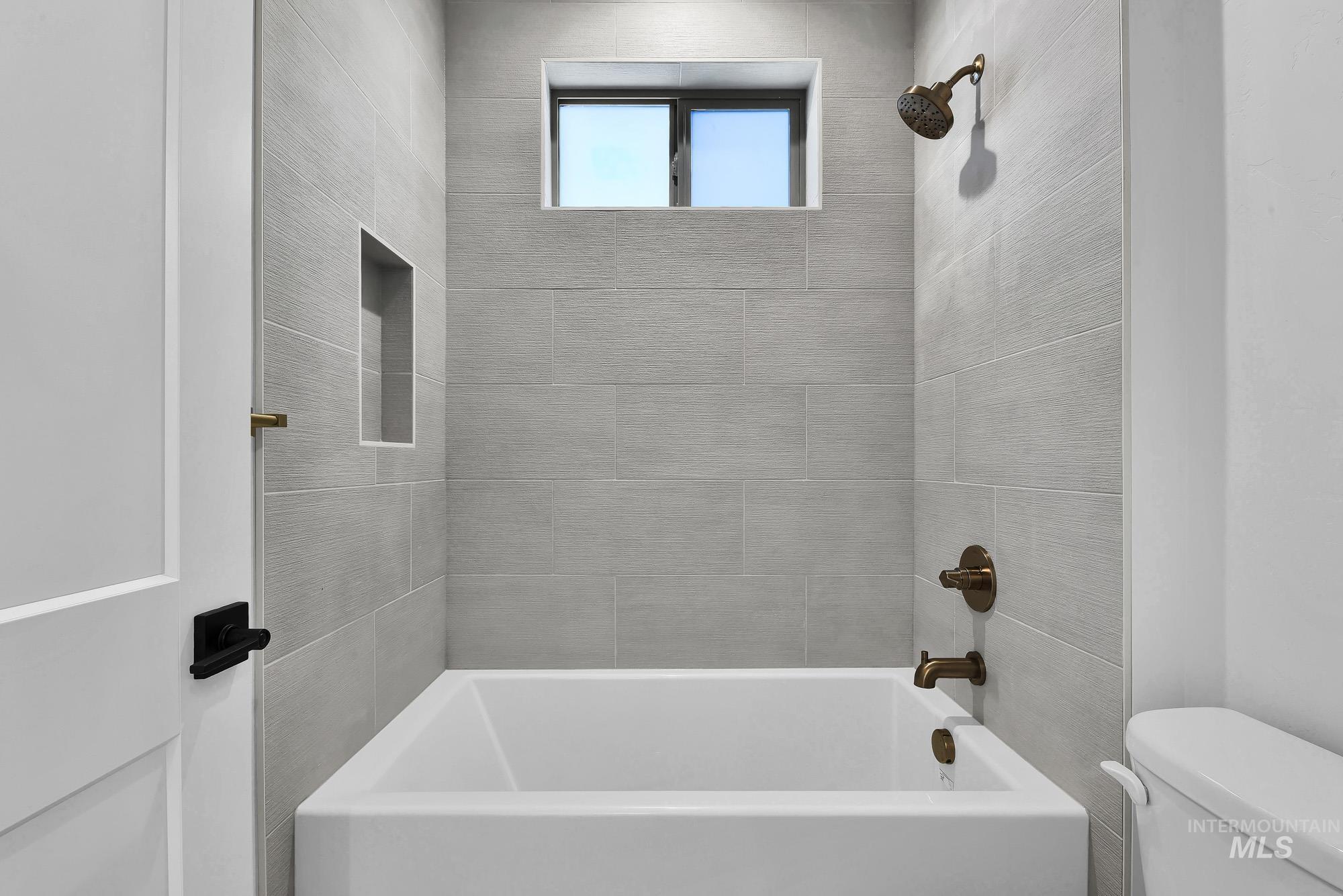 9725 W Snow Wolf Ln, Star, Idaho 83669, 3 Bedrooms, 2 Bathrooms, Residential For Sale, Price $539,900,MLS 98976225