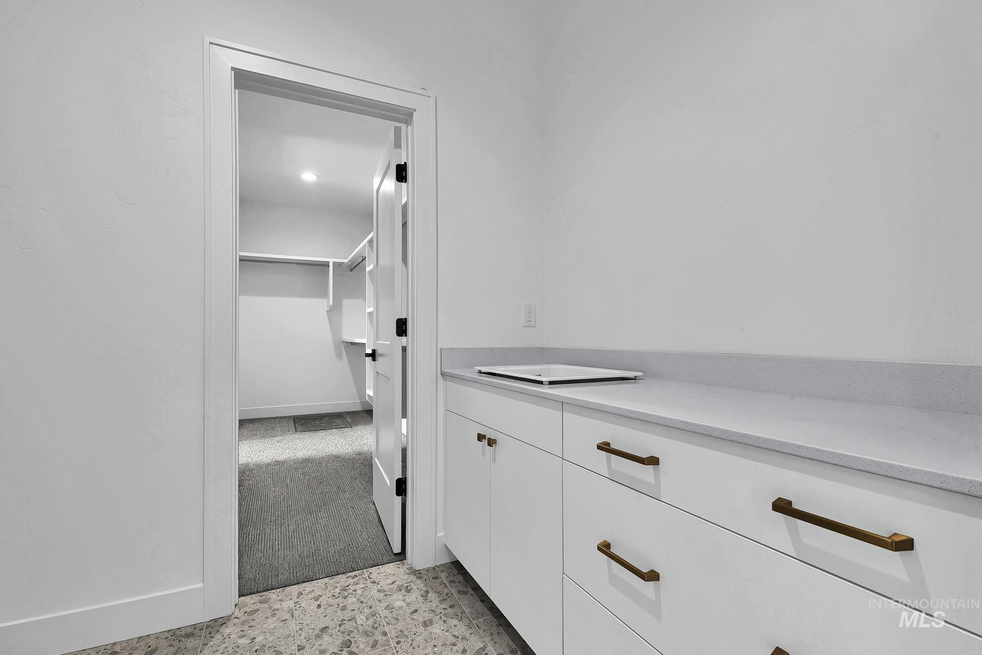 9725 W Snow Wolf Ln, Star, Idaho 83669, 3 Bedrooms, 2 Bathrooms, Residential For Sale, Price $539,900,MLS 98976225