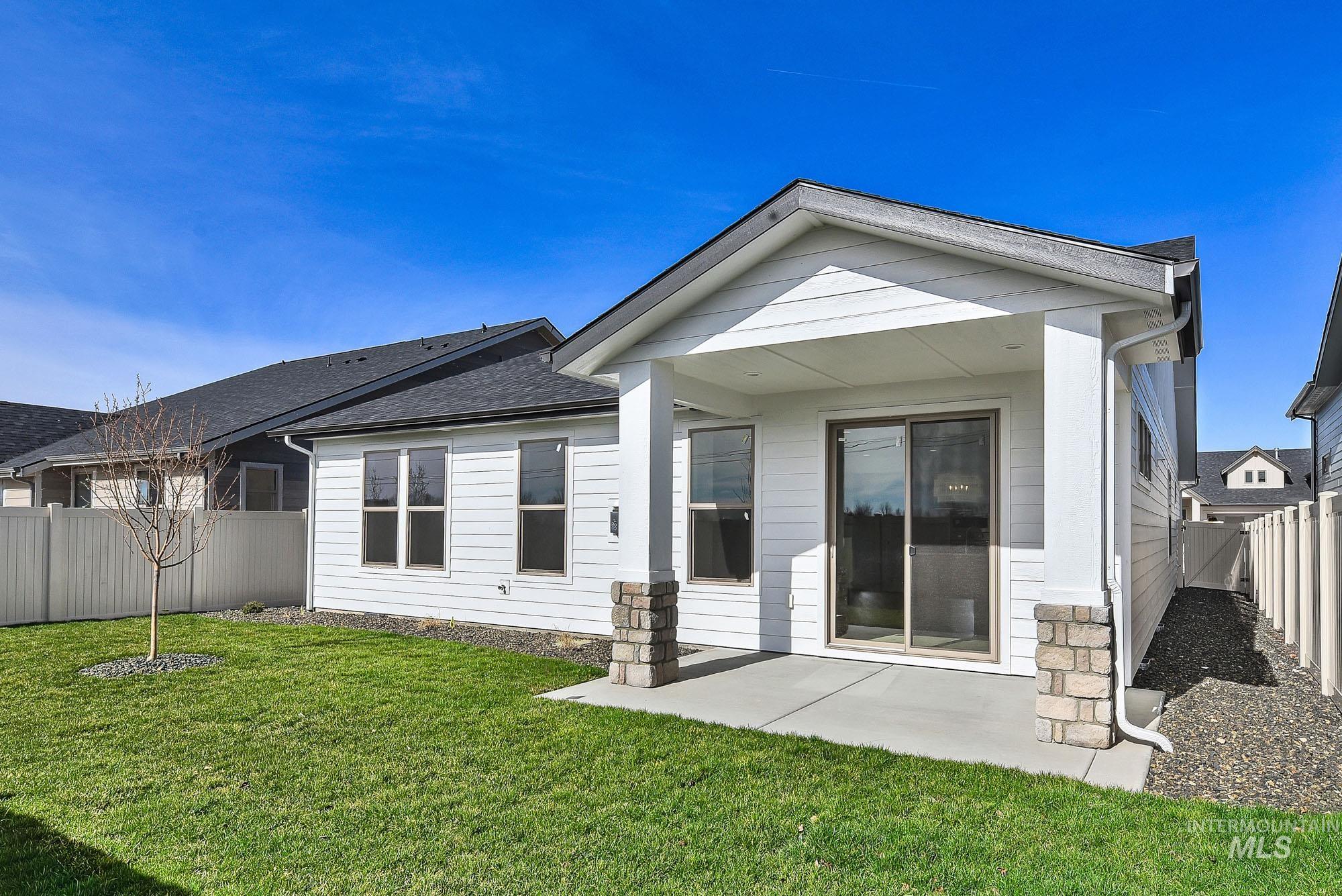 9725 W Snow Wolf Ln, Star, Idaho 83669, 3 Bedrooms, 2 Bathrooms, Residential For Sale, Price $539,900,MLS 98976225