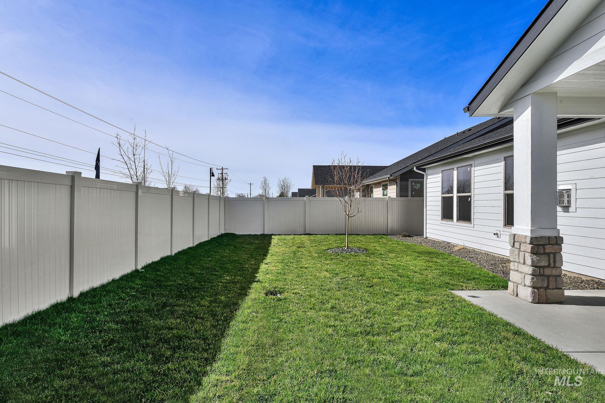 9725 W Snow Wolf Ln, Star, Idaho 83669, 3 Bedrooms, 2 Bathrooms, Residential For Sale, Price $539,900,MLS 98976225