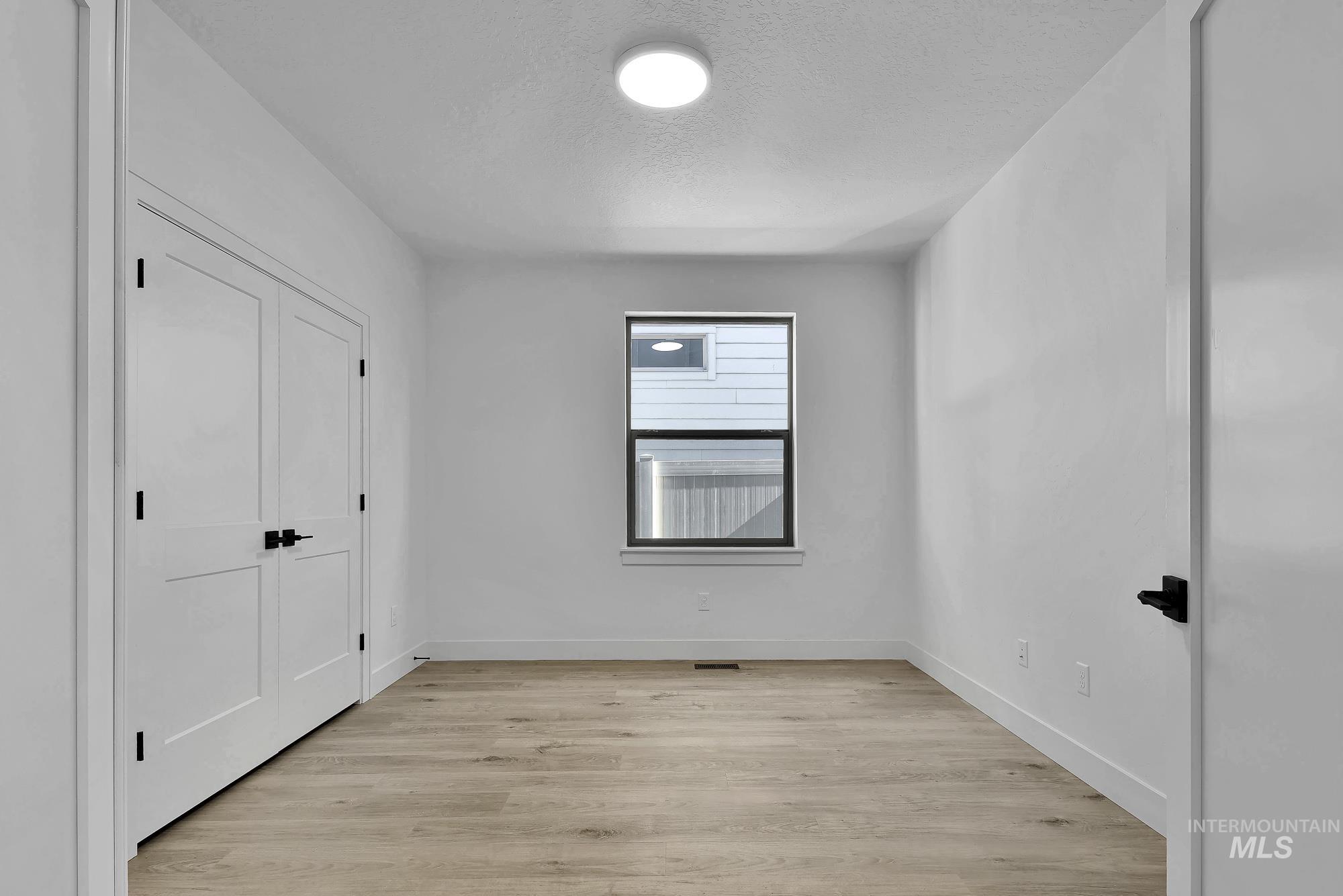 9725 W Snow Wolf Ln, Star, Idaho 83669, 3 Bedrooms, 2 Bathrooms, Residential For Sale, Price $539,900,MLS 98976225