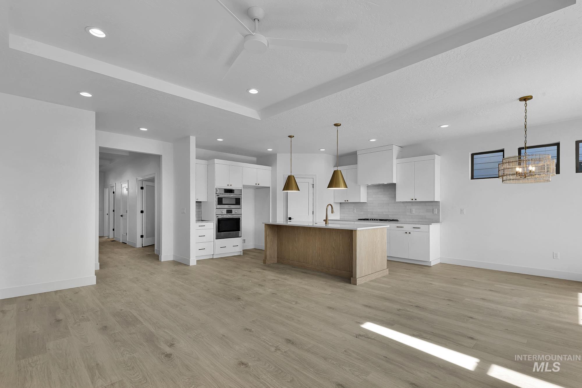 9725 W Snow Wolf Ln, Star, Idaho 83669, 3 Bedrooms, 2 Bathrooms, Residential For Sale, Price $539,900,MLS 98976225