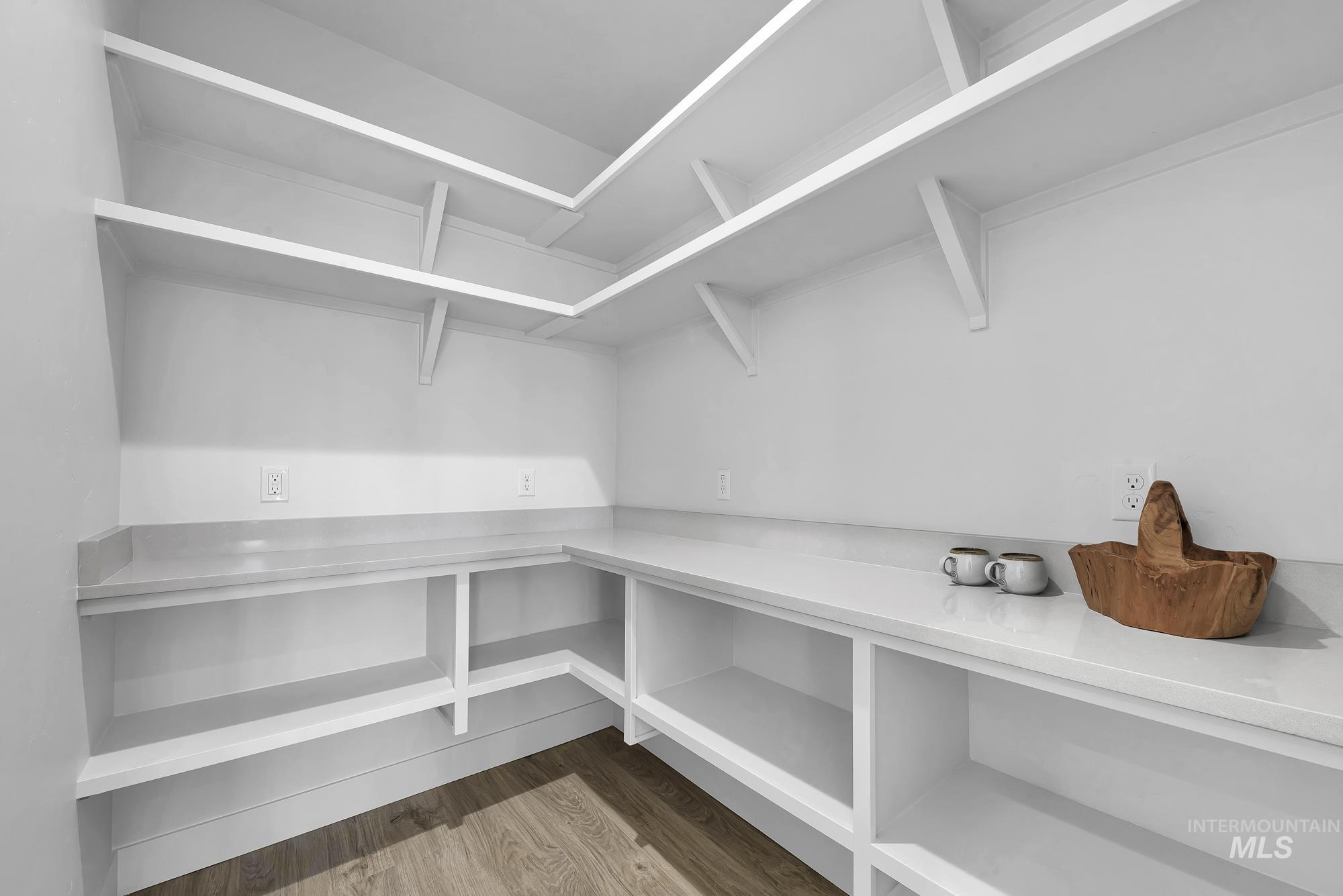 9675 W Snow Wolf Ln, Star, Idaho 83669, 3 Bedrooms, 2 Bathrooms, Residential For Sale, Price $634,900,MLS 98976226