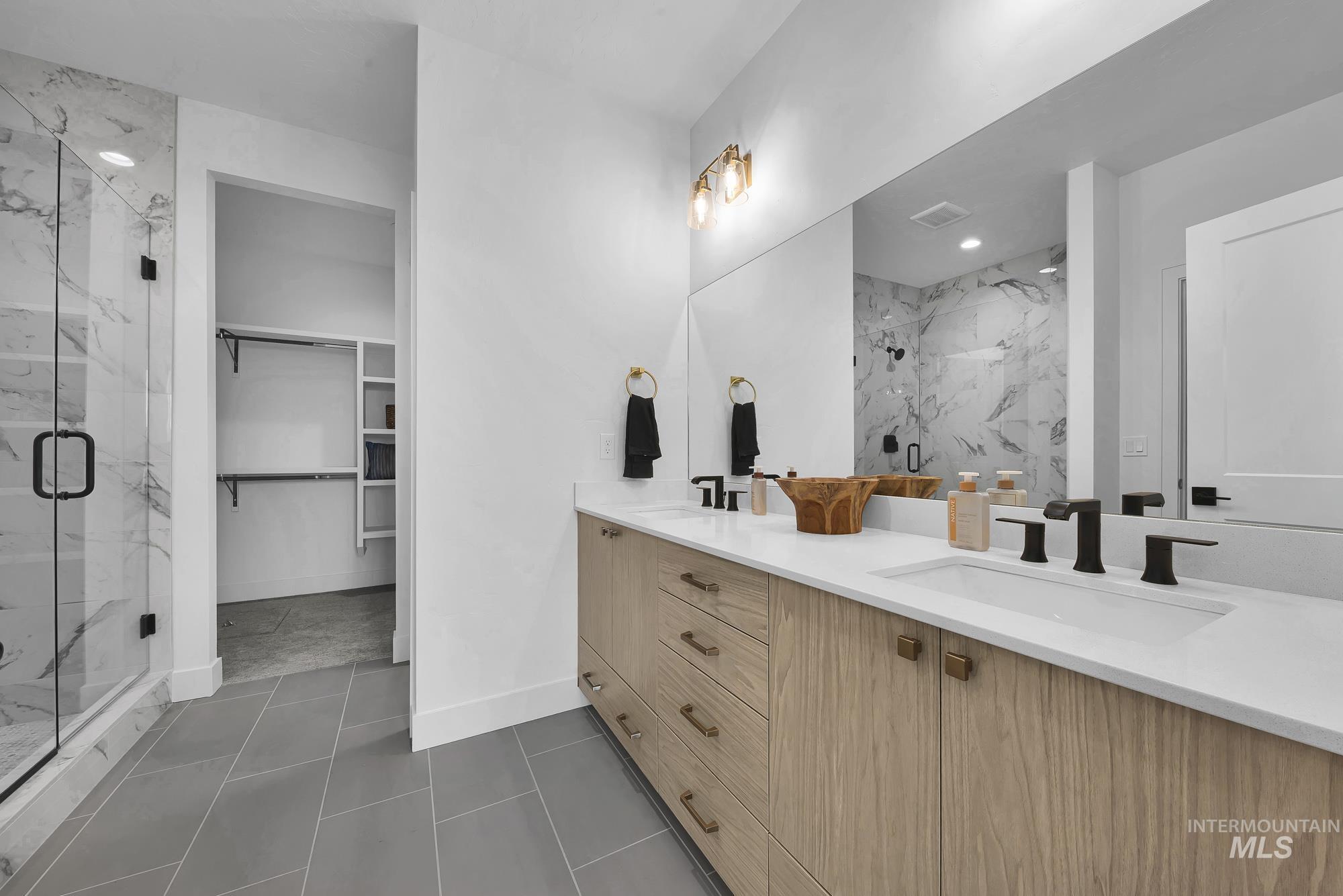 9675 W Snow Wolf Ln, Star, Idaho 83669, 3 Bedrooms, 2 Bathrooms, Residential For Sale, Price $634,900,MLS 98976226