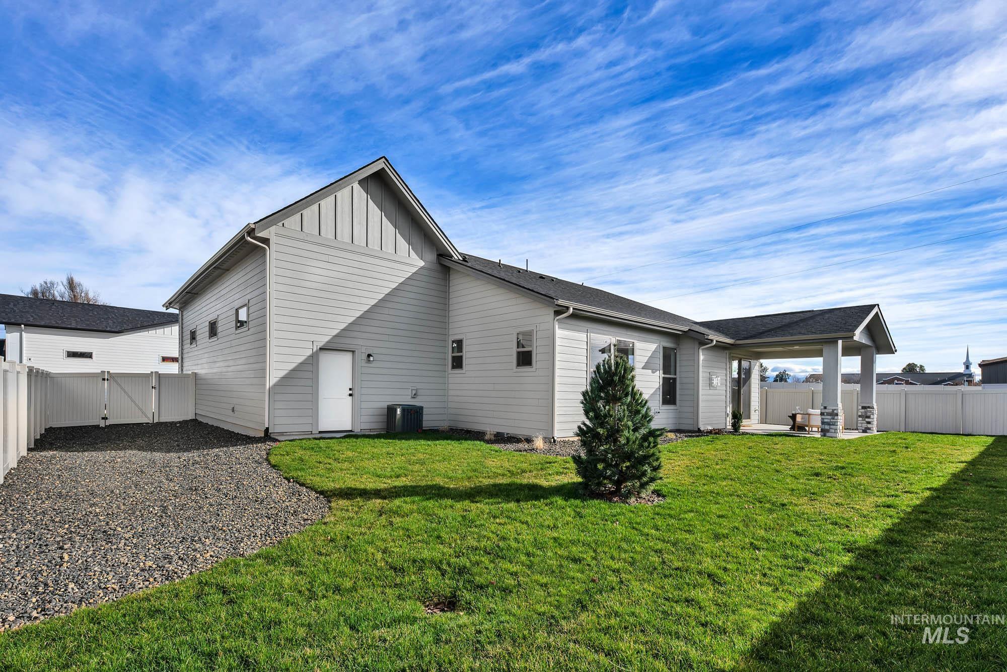 9675 W Snow Wolf Ln, Star, Idaho 83669, 3 Bedrooms, 2 Bathrooms, Residential For Sale, Price $634,900,MLS 98976226