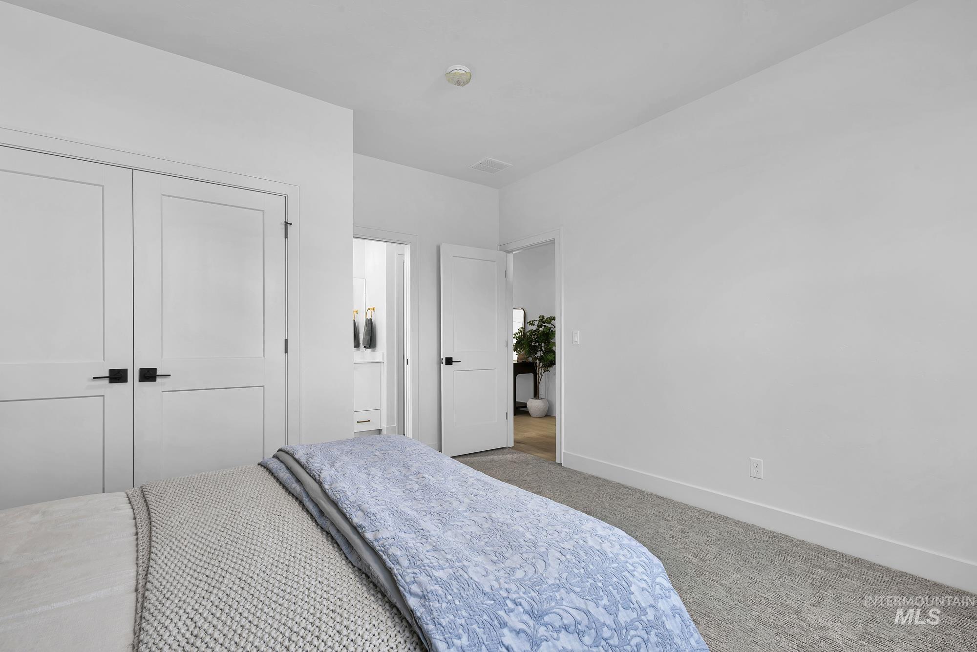 9675 W Snow Wolf Ln, Star, Idaho 83669, 3 Bedrooms, 2 Bathrooms, Residential For Sale, Price $634,900,MLS 98976226