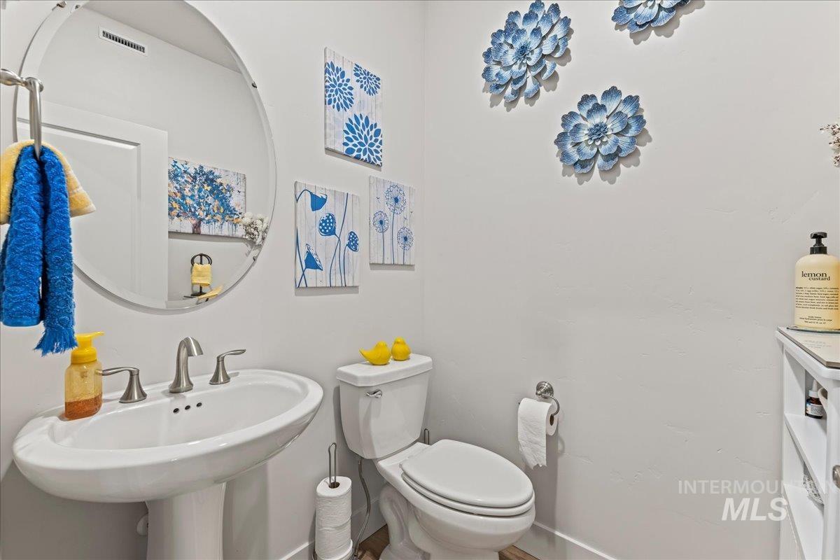 11211 Sopris Loop, Caldwell, Idaho 83605, 4 Bedrooms, 2.5 Bathrooms, Residential For Sale, Price $485,000,MLS 98976236