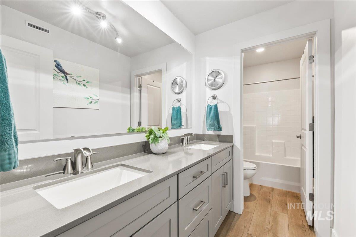 11211 Sopris Loop, Caldwell, Idaho 83605, 4 Bedrooms, 2.5 Bathrooms, Residential For Sale, Price $485,000,MLS 98976236