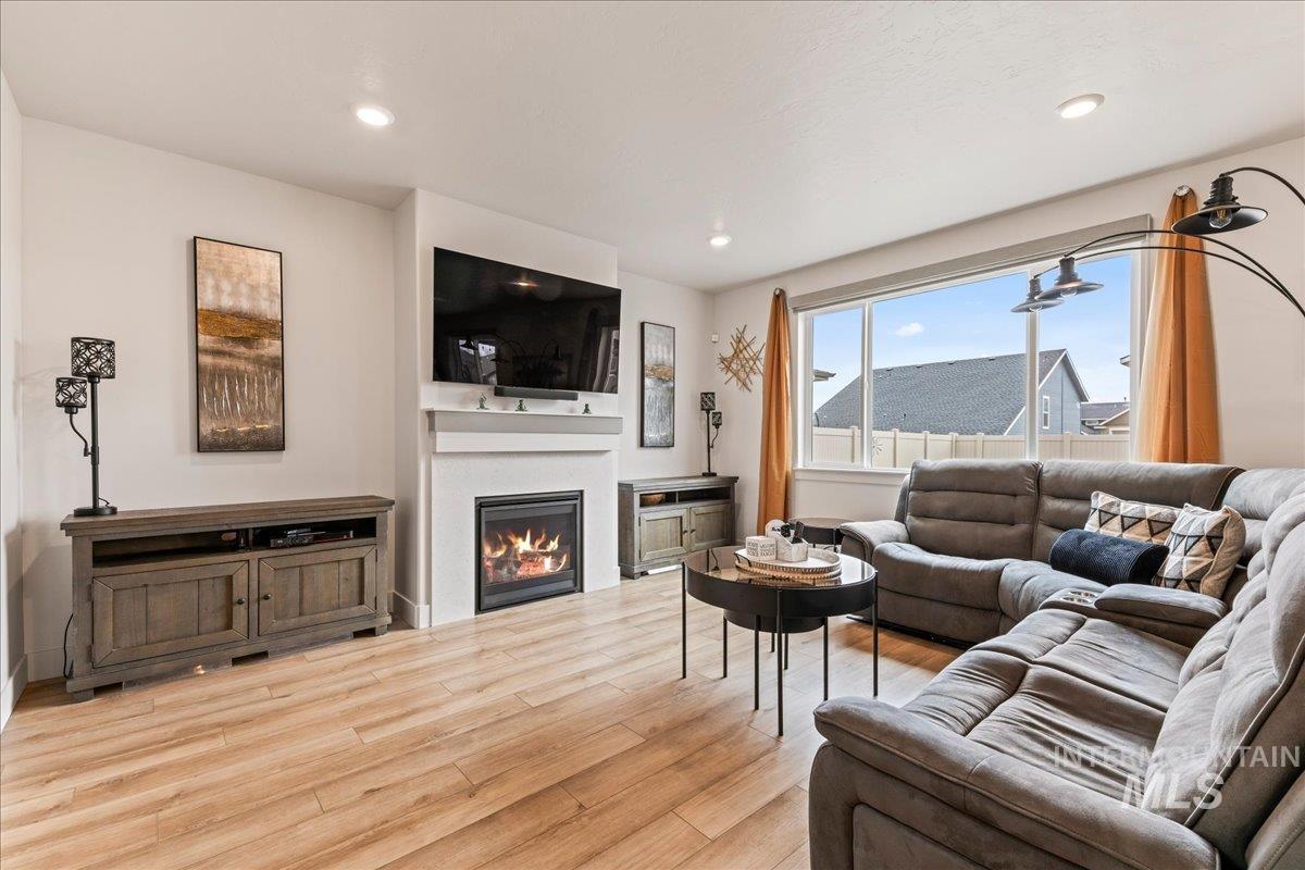 11211 Sopris Loop, Caldwell, Idaho 83605, 4 Bedrooms, 2.5 Bathrooms, Residential For Sale, Price $485,000,MLS 98976236