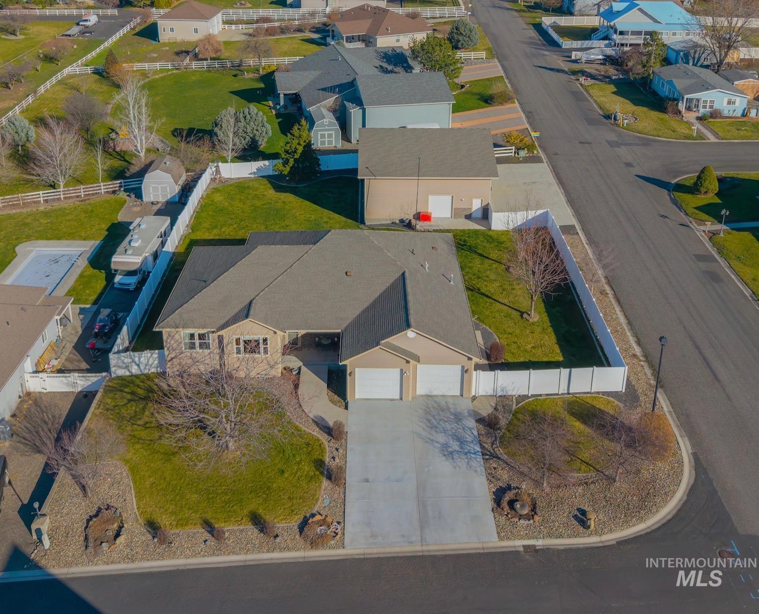 2285 Pitchstone Drive, Clarkston, Washington 99403, 3 Bedrooms, 2.5 Bathrooms, Residential For Sale, Price $660,000, 98976237