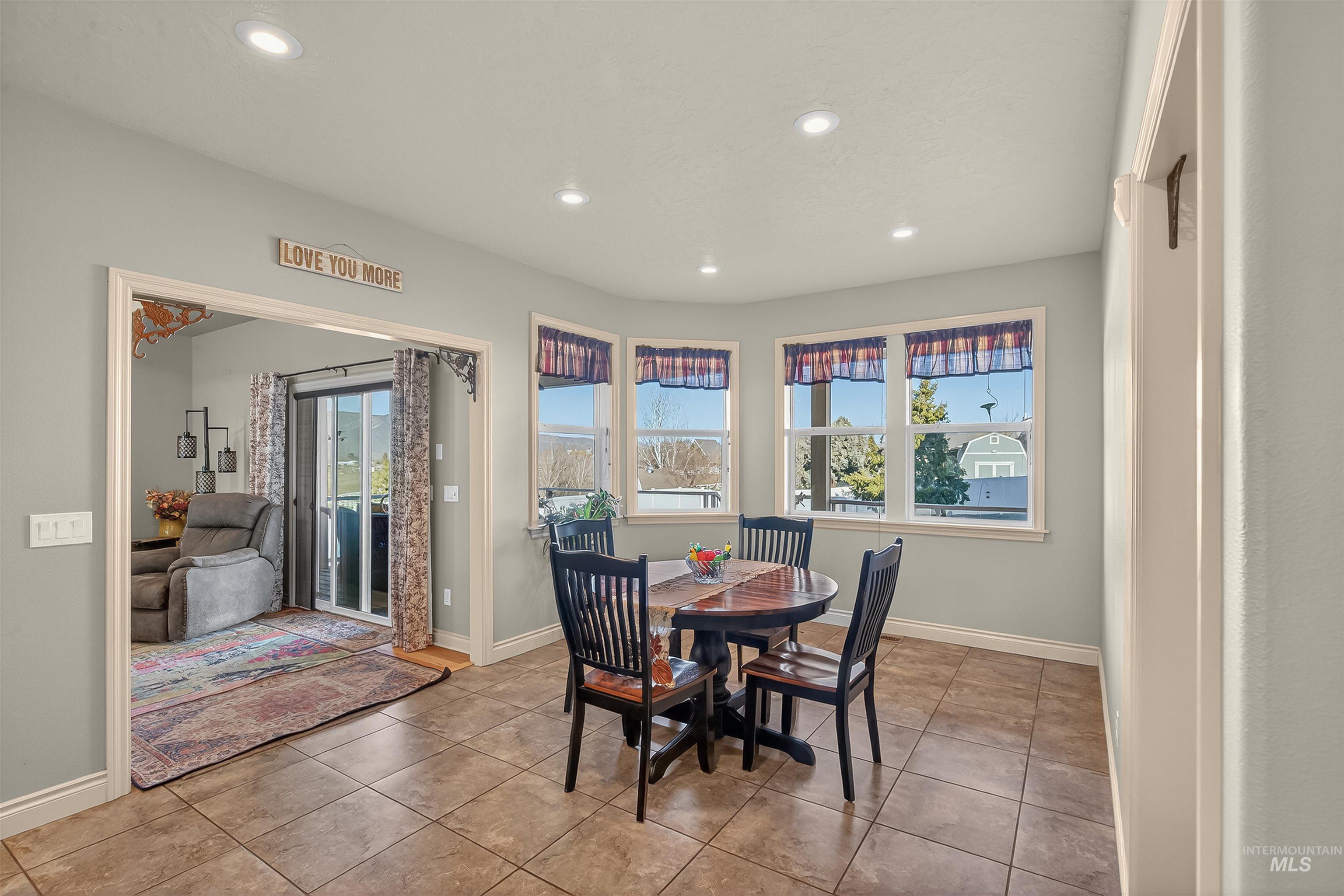 2285 Pitchstone Drive, Clarkston, Washington 99403, 3 Bedrooms, 2.5 Bathrooms, Residential For Sale, Price $660,000, 98976237