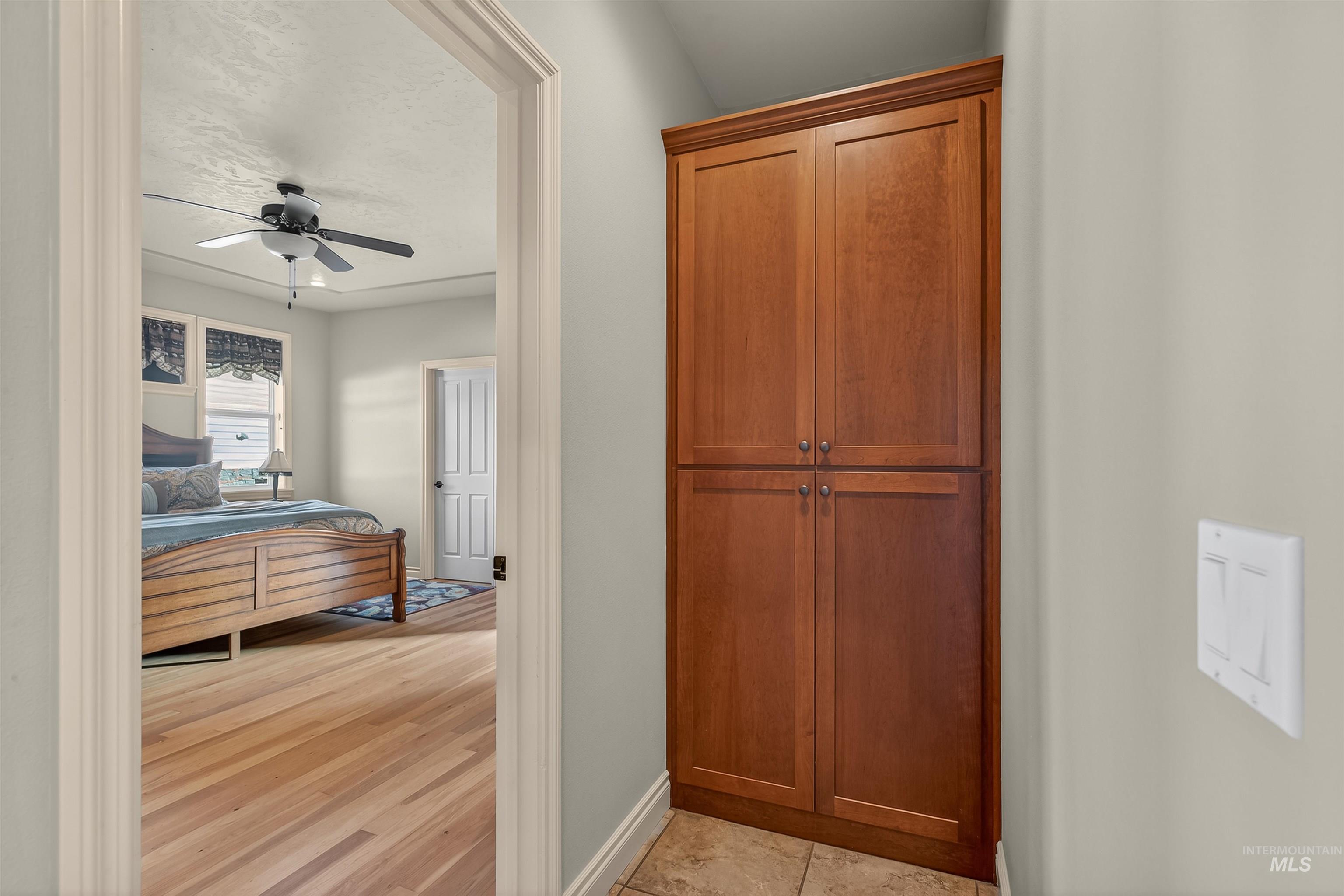 2285 Pitchstone Drive, Clarkston, Washington 99403, 3 Bedrooms, 2.5 Bathrooms, Residential For Sale, Price $660,000, 98976237