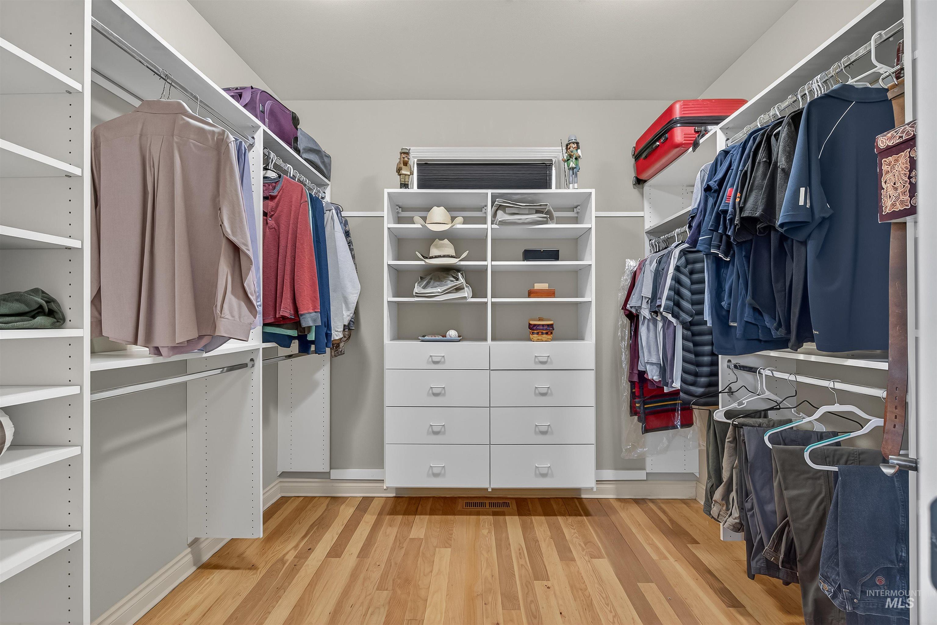 2285 Pitchstone Drive, Clarkston, Washington 99403, 3 Bedrooms, 2.5 Bathrooms, Residential For Sale, Price $660,000, 98976237