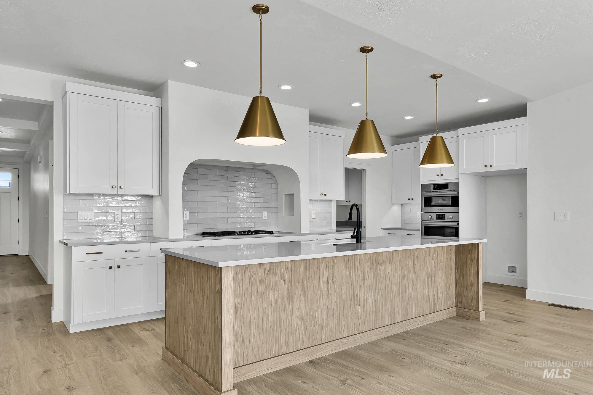 9855 W Snow Wolf Ln, Star, Idaho 83669, 3 Bedrooms, 2 Bathrooms, Residential For Sale, Price $719,900,MLS 98976238