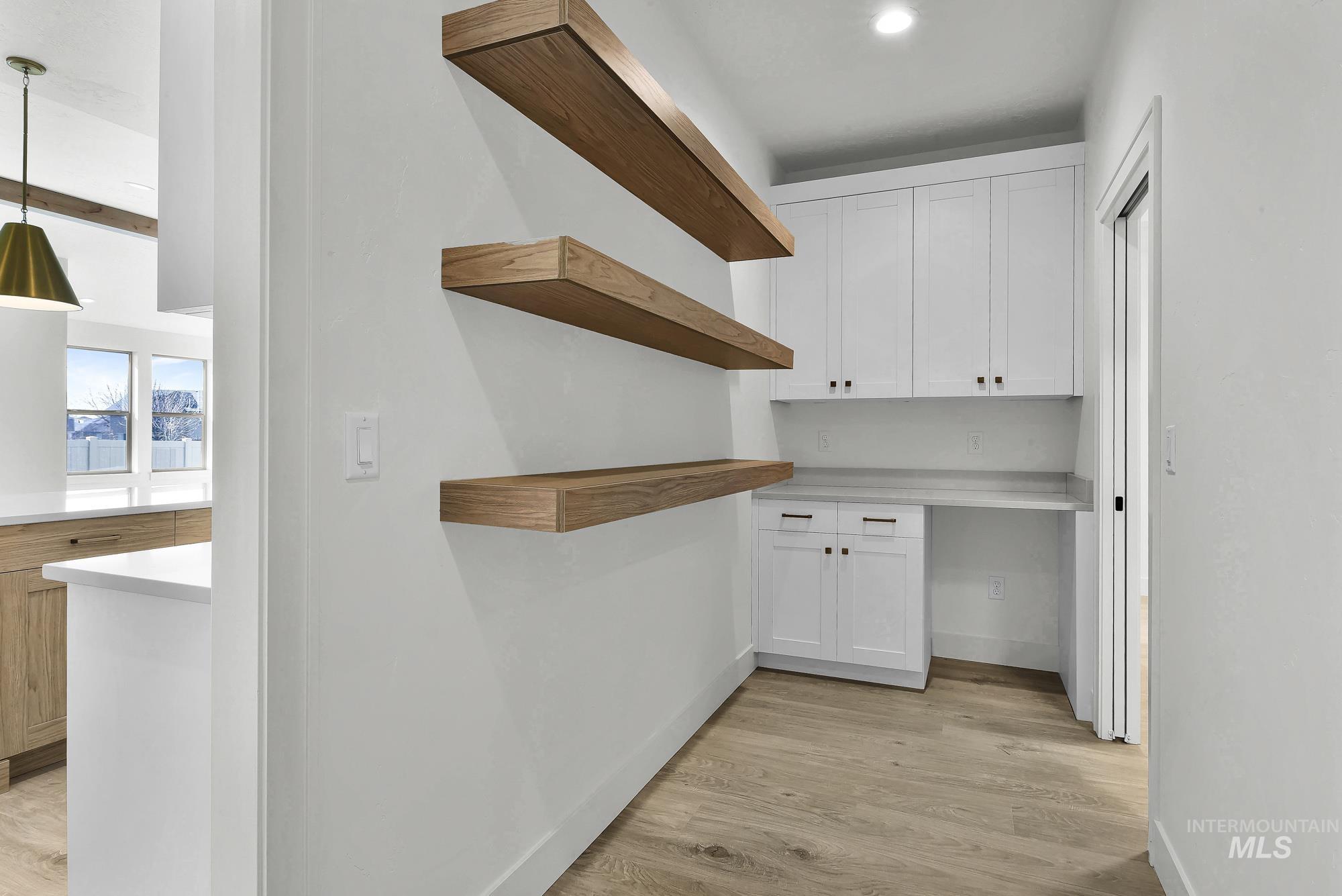 9855 W Snow Wolf Ln, Star, Idaho 83669, 3 Bedrooms, 2 Bathrooms, Residential For Sale, Price $719,900,MLS 98976238