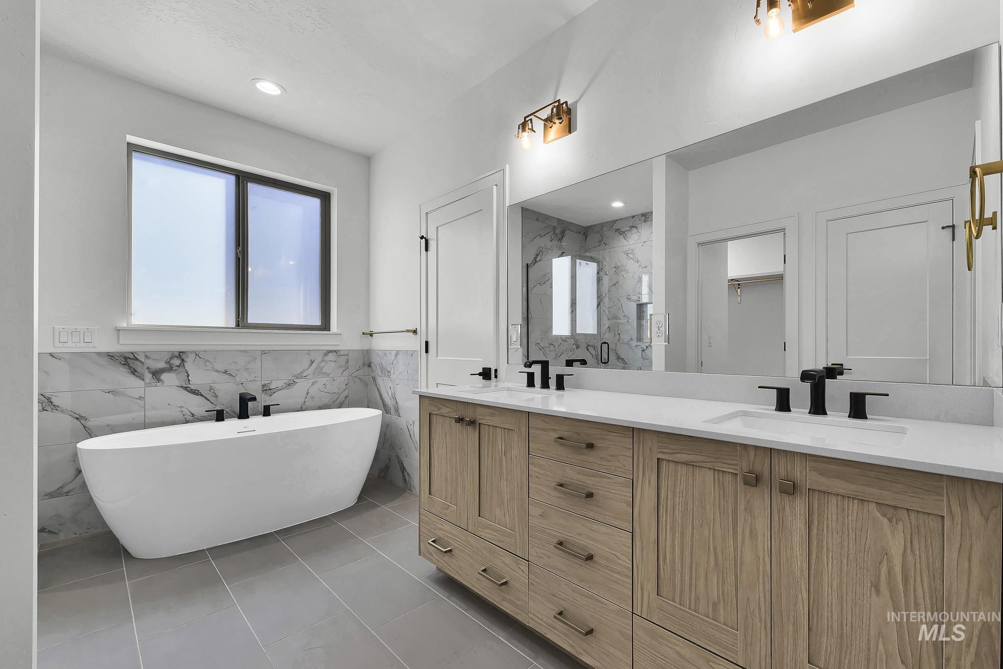 9855 W Snow Wolf Ln, Star, Idaho 83669, 3 Bedrooms, 2 Bathrooms, Residential For Sale, Price $719,900,MLS 98976238