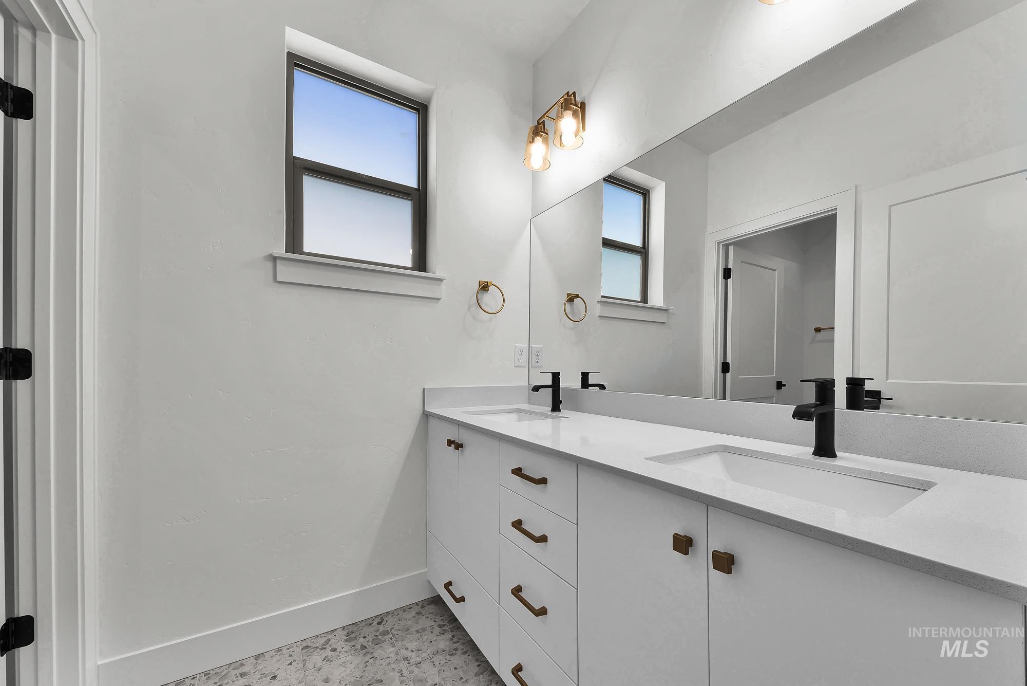 9855 W Snow Wolf Ln, Star, Idaho 83669, 3 Bedrooms, 2 Bathrooms, Residential For Sale, Price $719,900,MLS 98976238