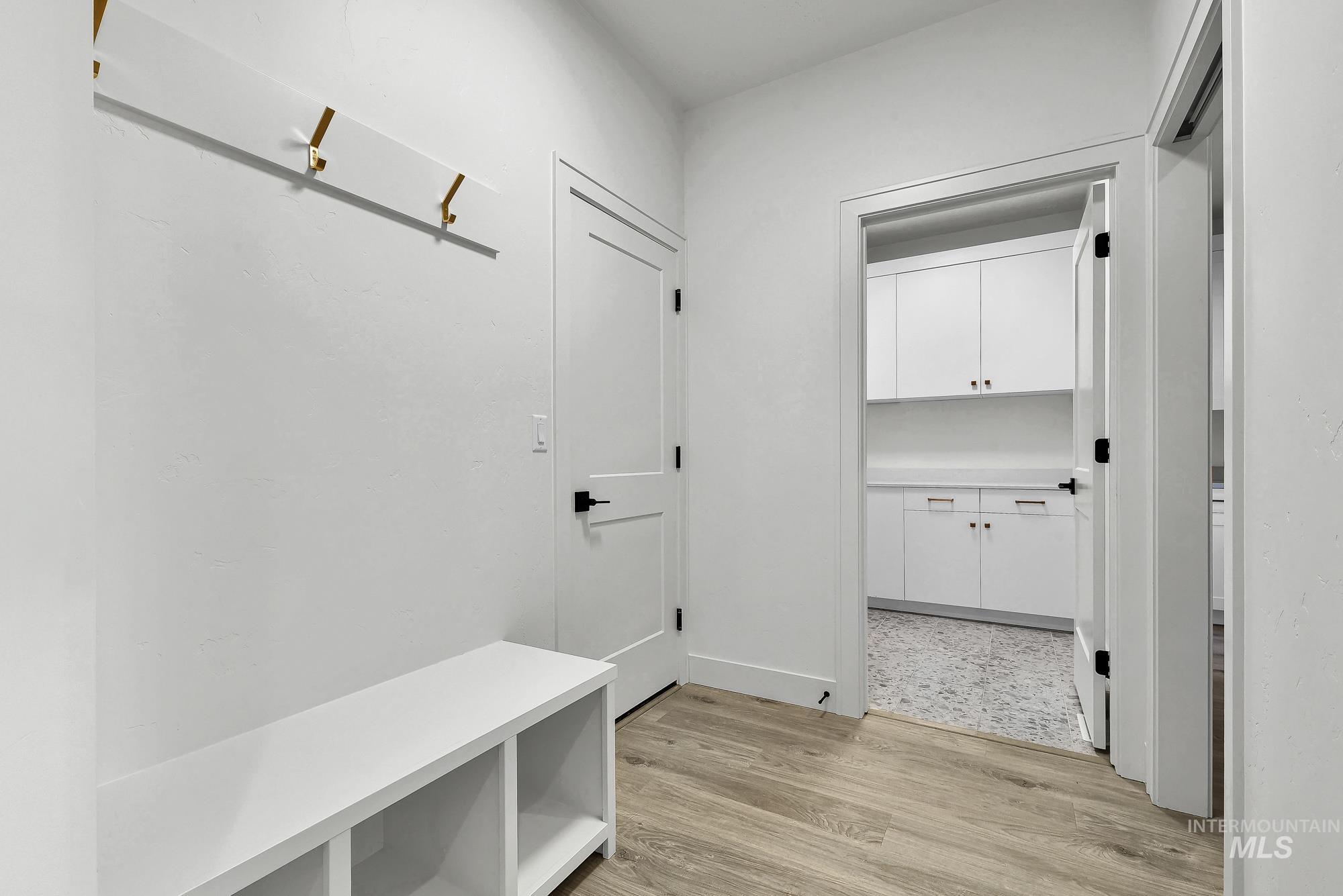 9855 W Snow Wolf Ln, Star, Idaho 83669, 3 Bedrooms, 2 Bathrooms, Residential For Sale, Price $719,900,MLS 98976238