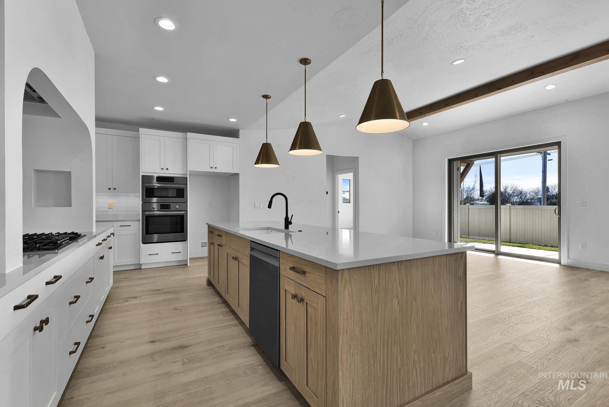 9855 W Snow Wolf Ln, Star, Idaho 83669, 3 Bedrooms, 2 Bathrooms, Residential For Sale, Price $719,900,MLS 98976238