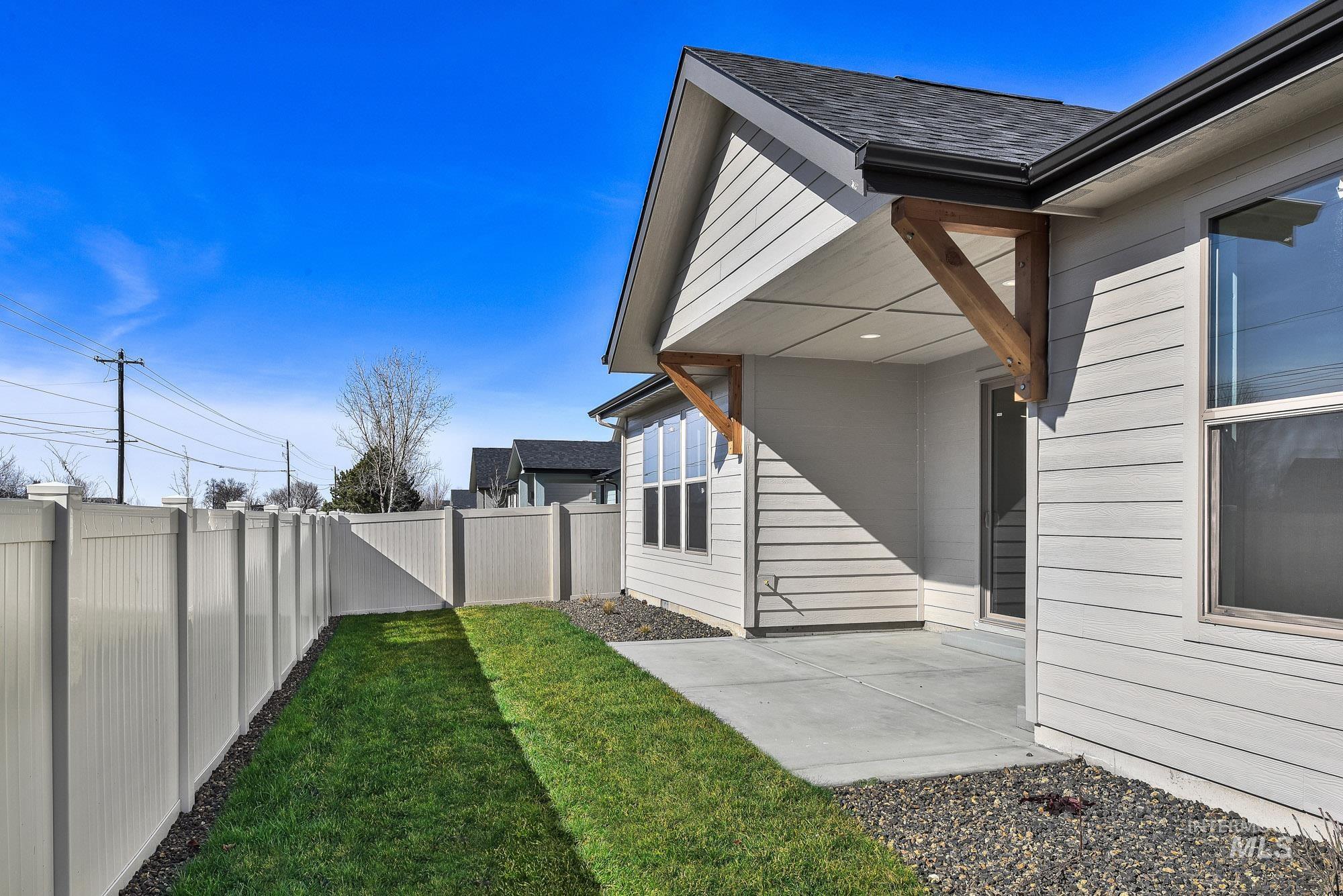 9855 W Snow Wolf Ln, Star, Idaho 83669, 3 Bedrooms, 2 Bathrooms, Residential For Sale, Price $719,900,MLS 98976238