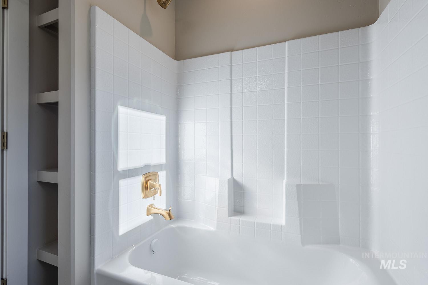 1692 Sandbar Rd, Emmett, Idaho 83617, 3 Bedrooms, 2 Bathrooms, Residential For Sale, Price $496,750,MLS 98976240