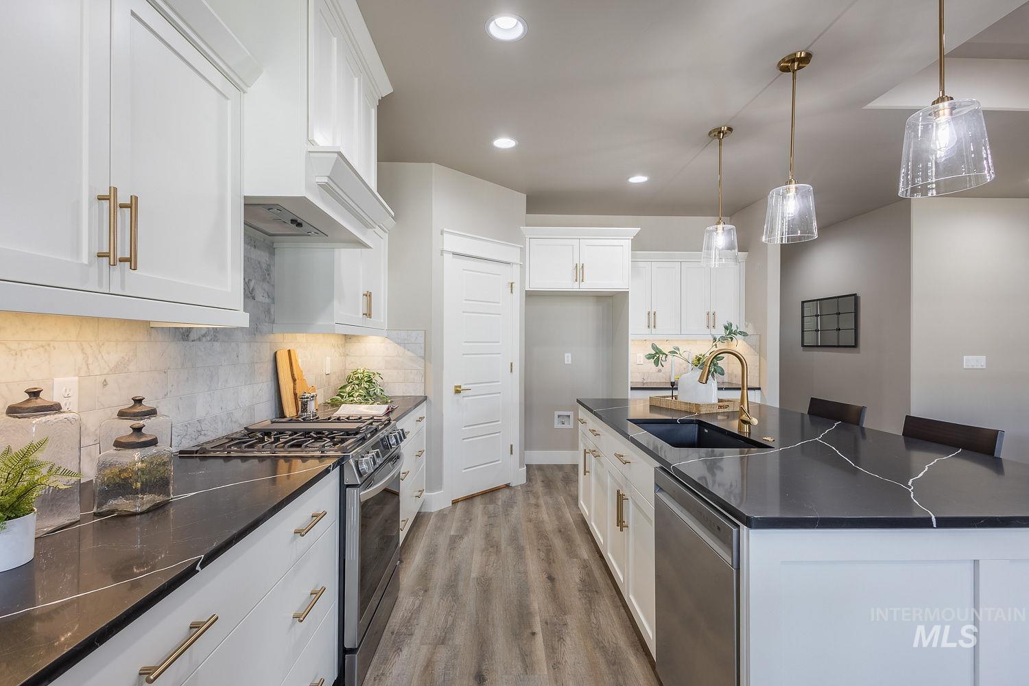 1692 Sandbar Rd, Emmett, Idaho 83617, 3 Bedrooms, 2 Bathrooms, Residential For Sale, Price $496,750,MLS 98976240