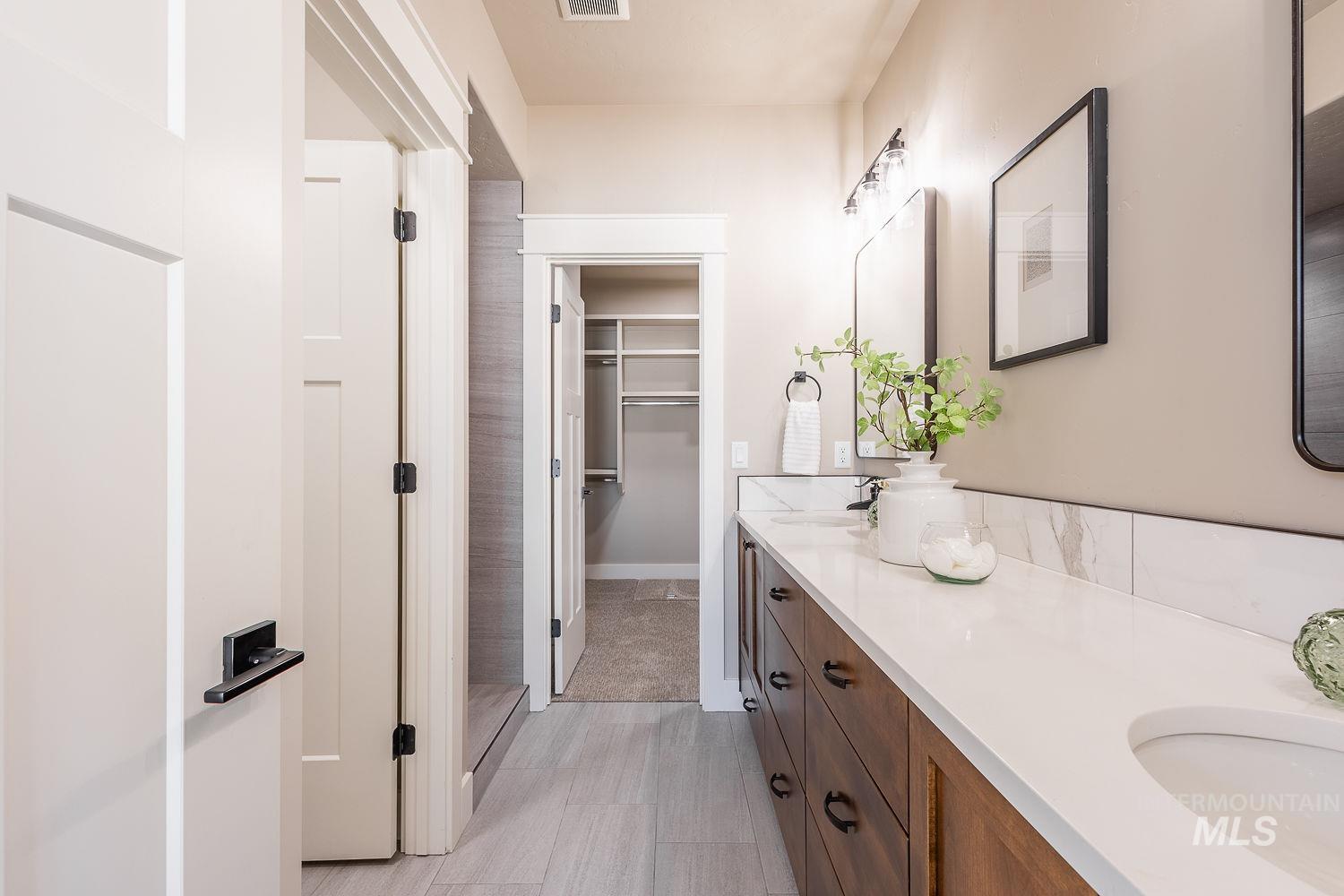 1700 Sandbar Rd, Emmett, Idaho 83617, 3 Bedrooms, 2 Bathrooms, Residential For Sale, Price $489,750,MLS 98976241