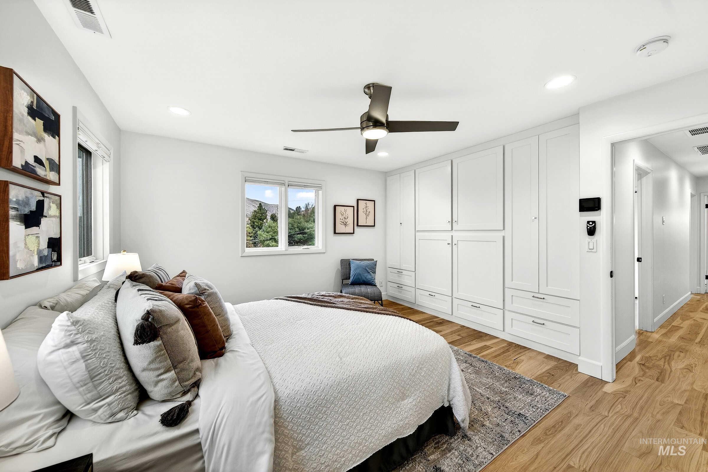 2109 W W Hillway Dr, Boise, Idaho 83702, 4 Bedrooms, 2.5 Bathrooms, Residential For Sale, Price $920,000, 98976242