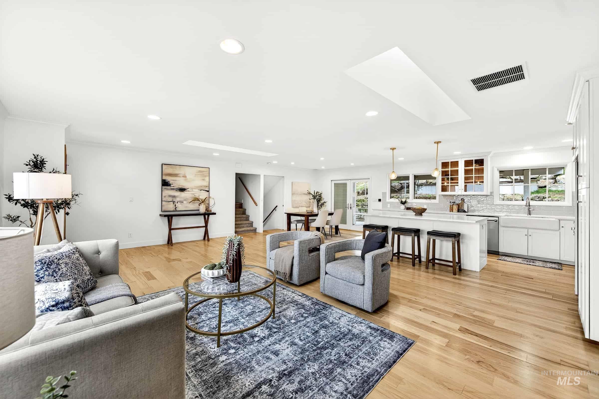 2109 W W Hillway Dr, Boise, Idaho 83702, 4 Bedrooms, 2.5 Bathrooms, Residential For Sale, Price $920,000, 98976242