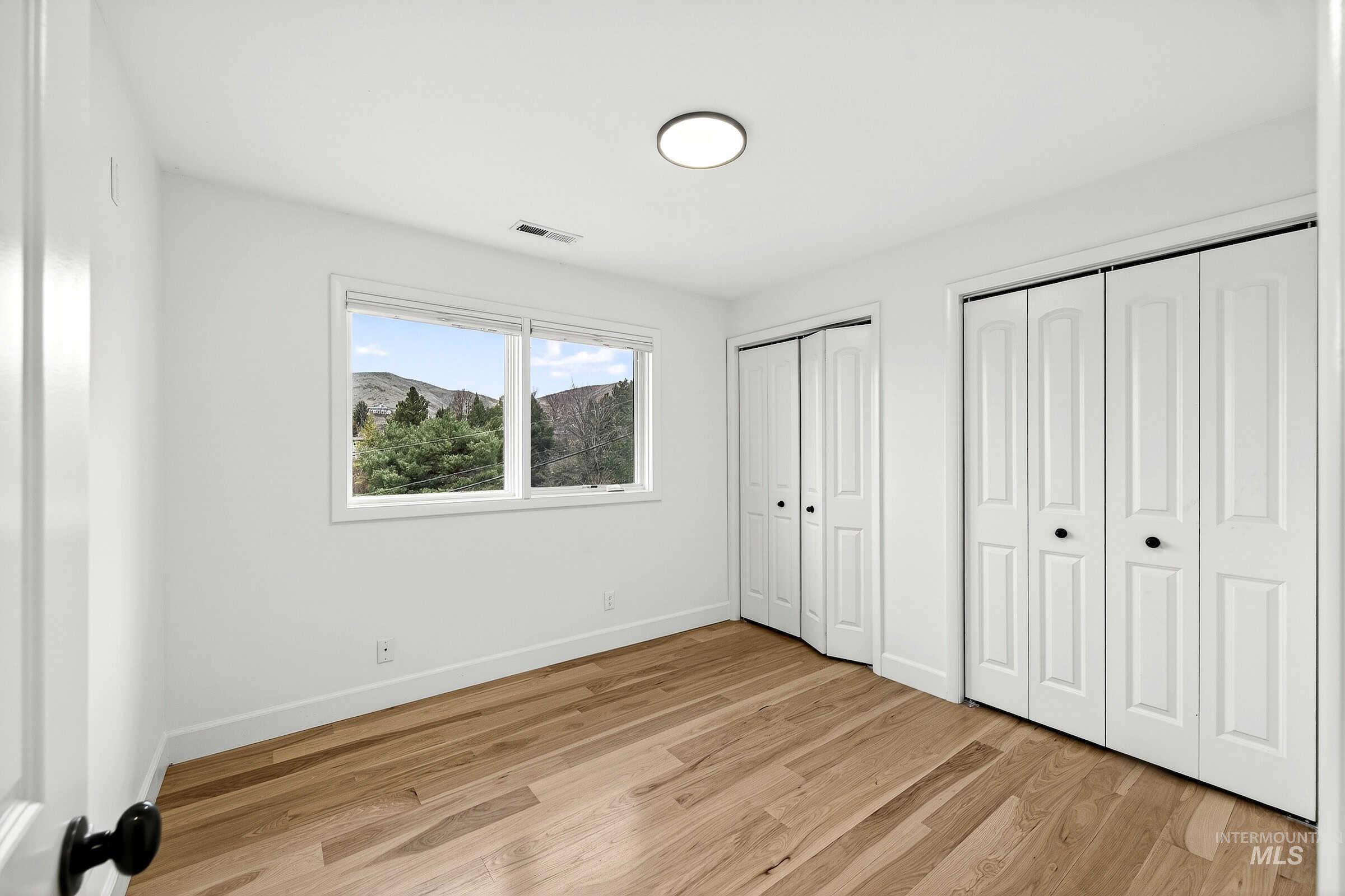 2109 W W Hillway Dr, Boise, Idaho 83702, 4 Bedrooms, 2.5 Bathrooms, Residential For Sale, Price $920,000,MLS 98976242