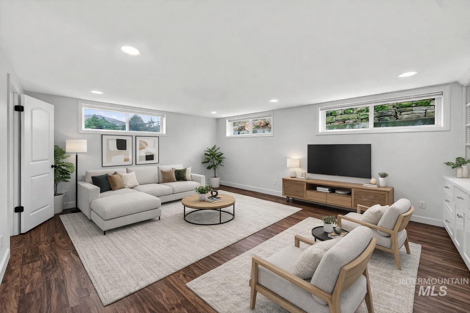 2109 W W Hillway Dr, Boise, Idaho 83702, 4 Bedrooms, 2.5 Bathrooms, Residential For Sale, Price $920,000,MLS 98976242