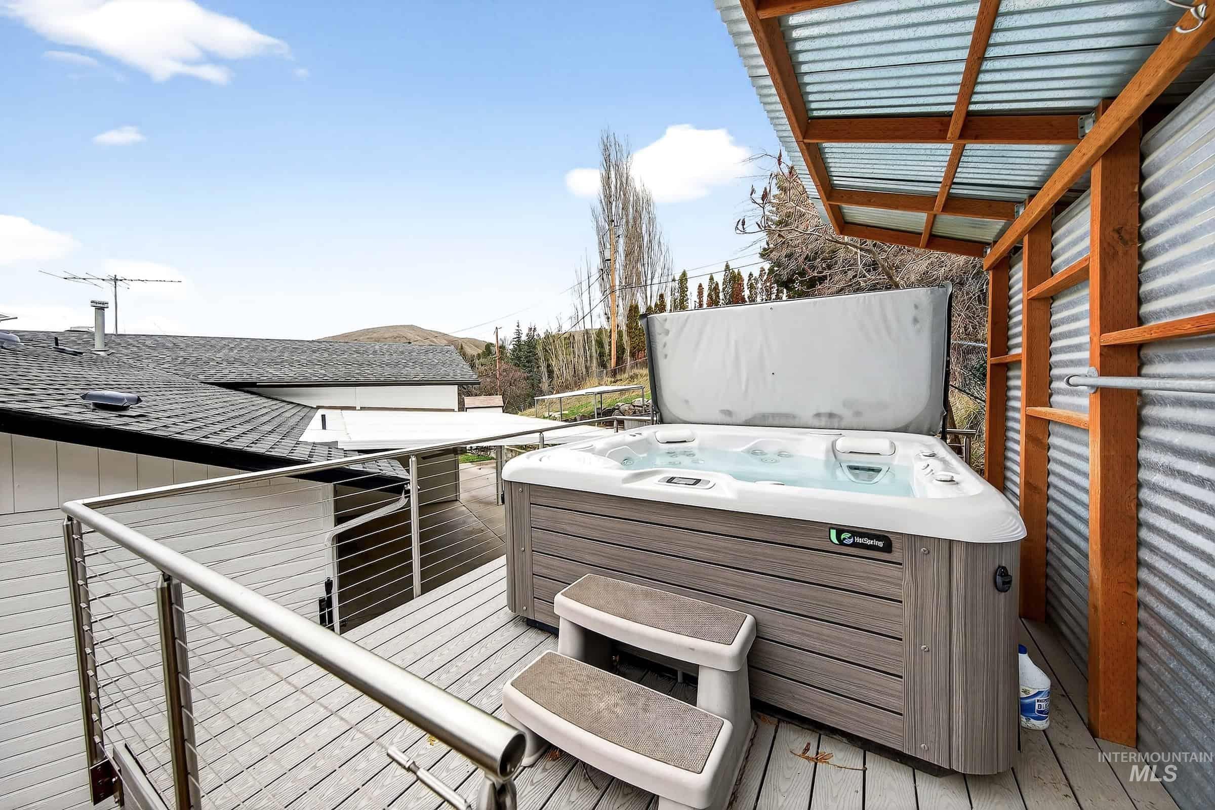 2109 W W Hillway Dr, Boise, Idaho 83702, 4 Bedrooms, 2.5 Bathrooms, Residential For Sale, Price $920,000,MLS 98976242