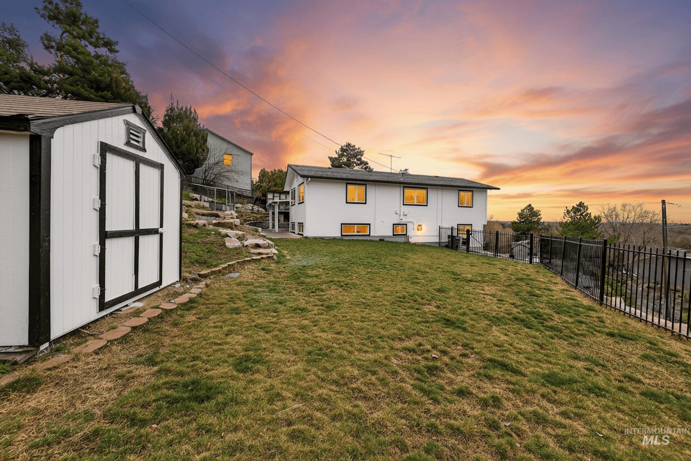 2109 W W Hillway Dr, Boise, Idaho 83702, 4 Bedrooms, 2.5 Bathrooms, Residential For Sale, Price $920,000,MLS 98976242