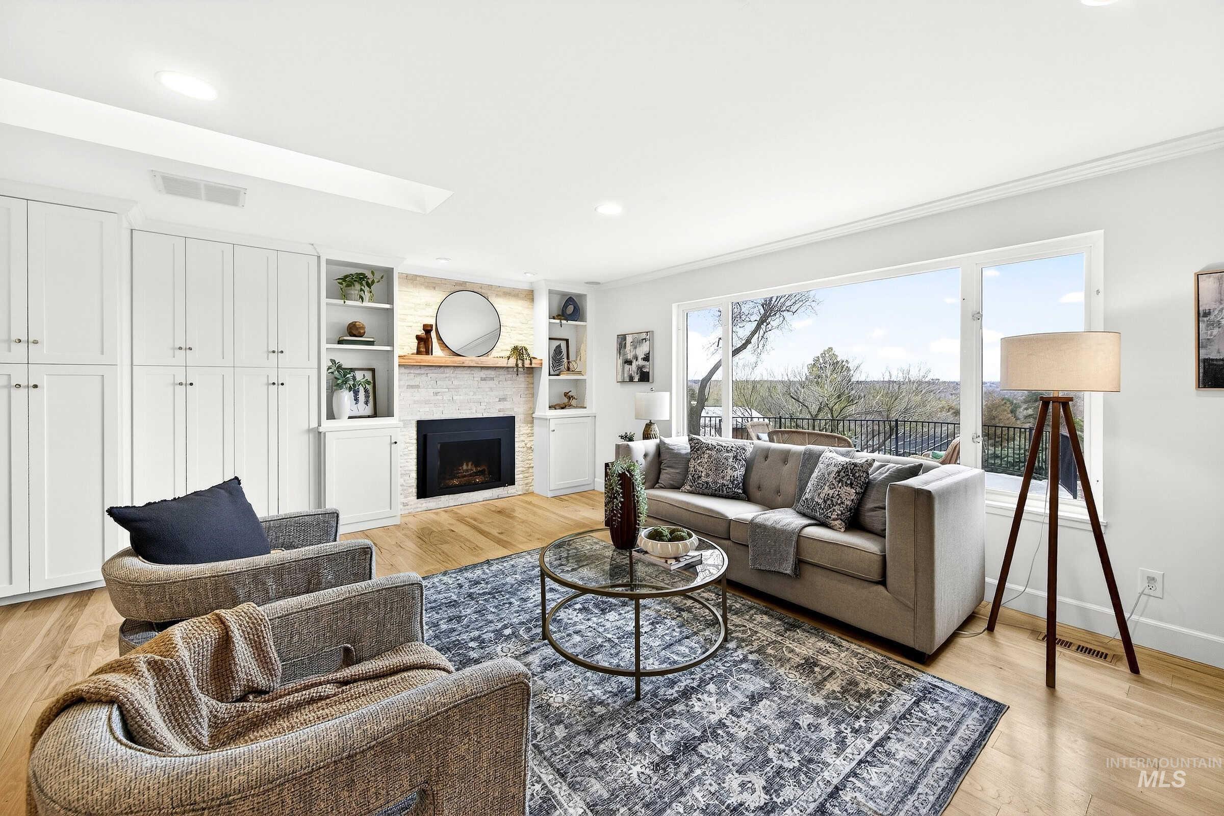 2109 W W Hillway Dr, Boise, Idaho 83702, 4 Bedrooms, 2.5 Bathrooms, Residential For Sale, Price $920,000, 98976242