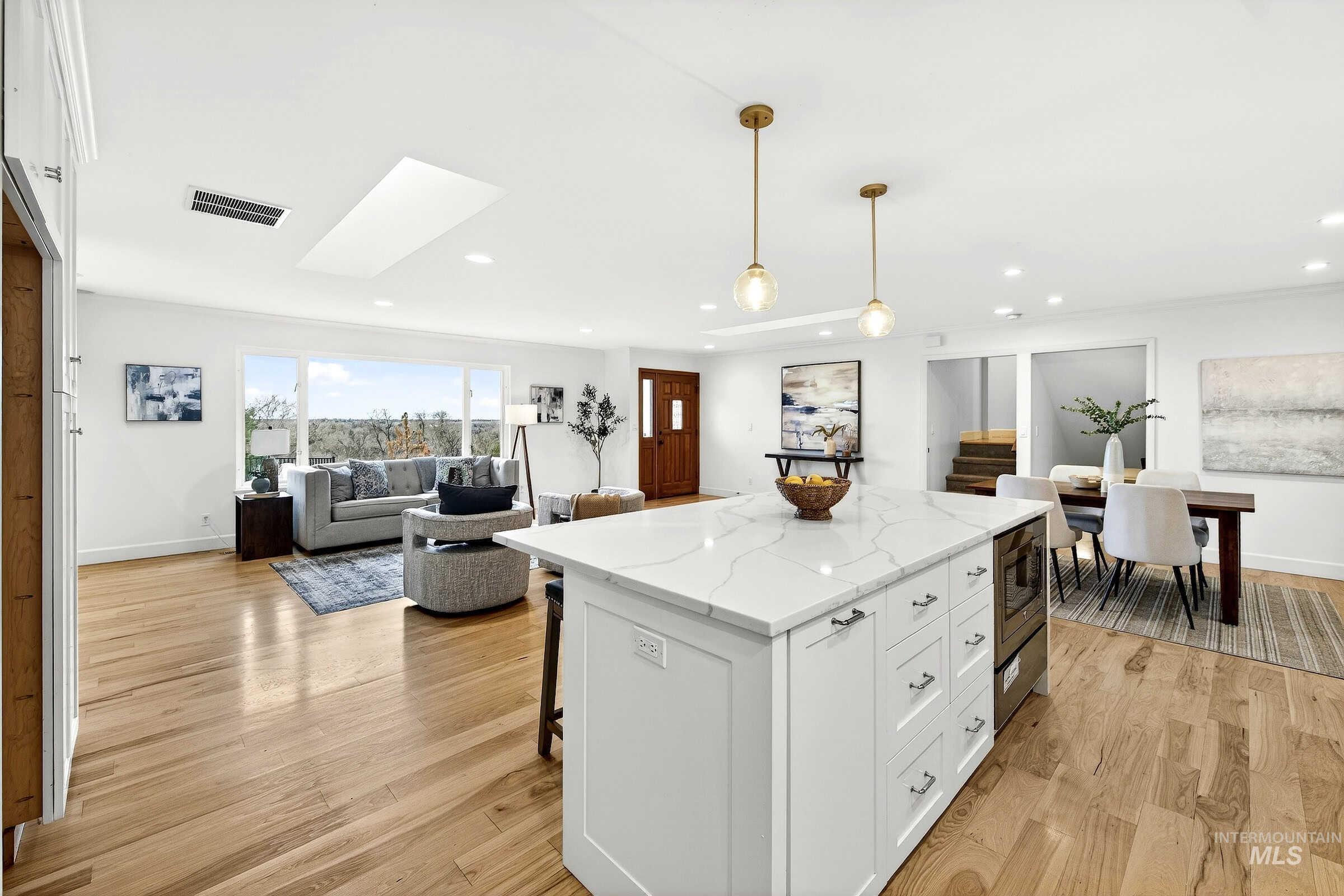 2109 W W Hillway Dr, Boise, Idaho 83702, 4 Bedrooms, 2.5 Bathrooms, Residential For Sale, Price $920,000, 98976242