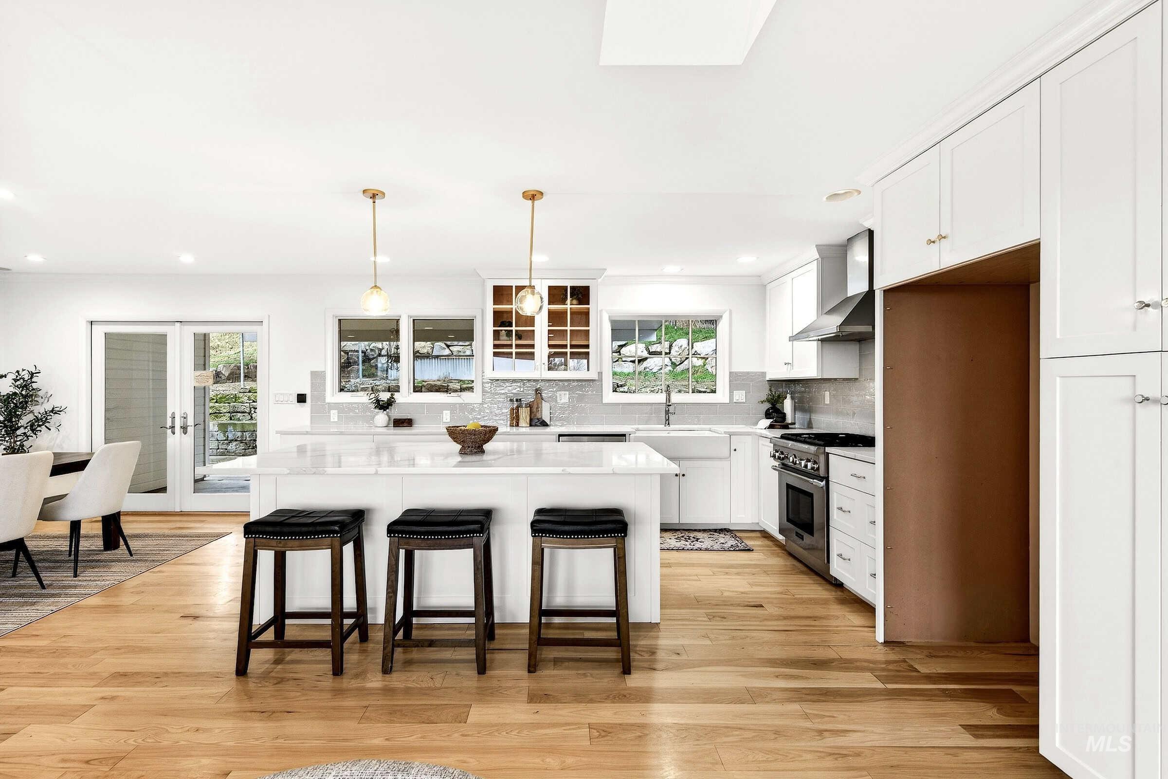 2109 W W Hillway Dr, Boise, Idaho 83702, 4 Bedrooms, 2.5 Bathrooms, Residential For Sale, Price $920,000, 98976242